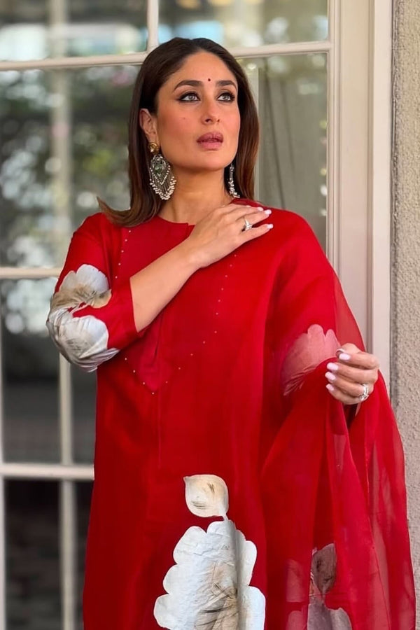 Kareena Earrings With Red Suit 6015 Kareena Kapoor Khan's Pista