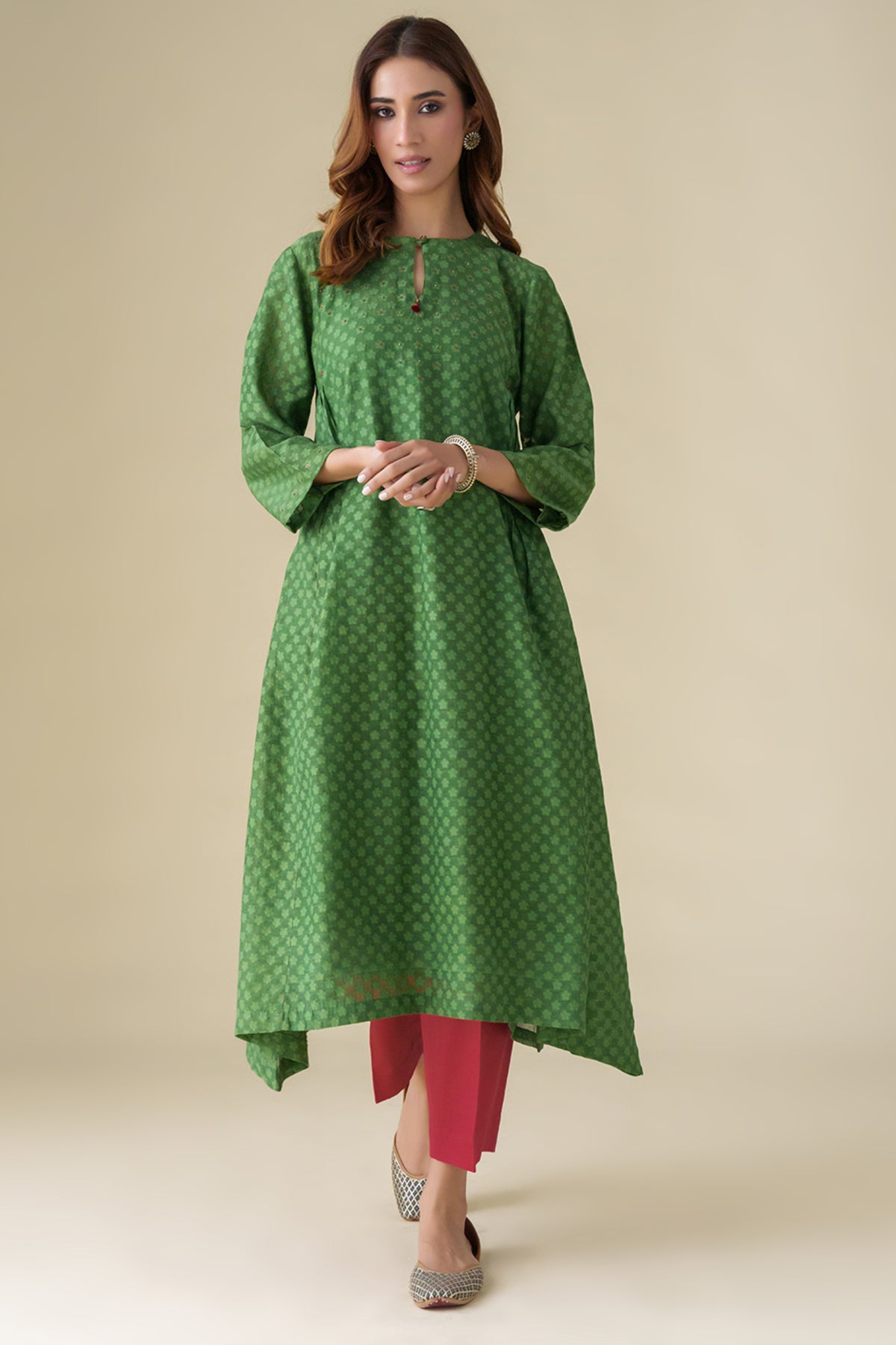 Hand Embroidered Vrinda Kurta Set