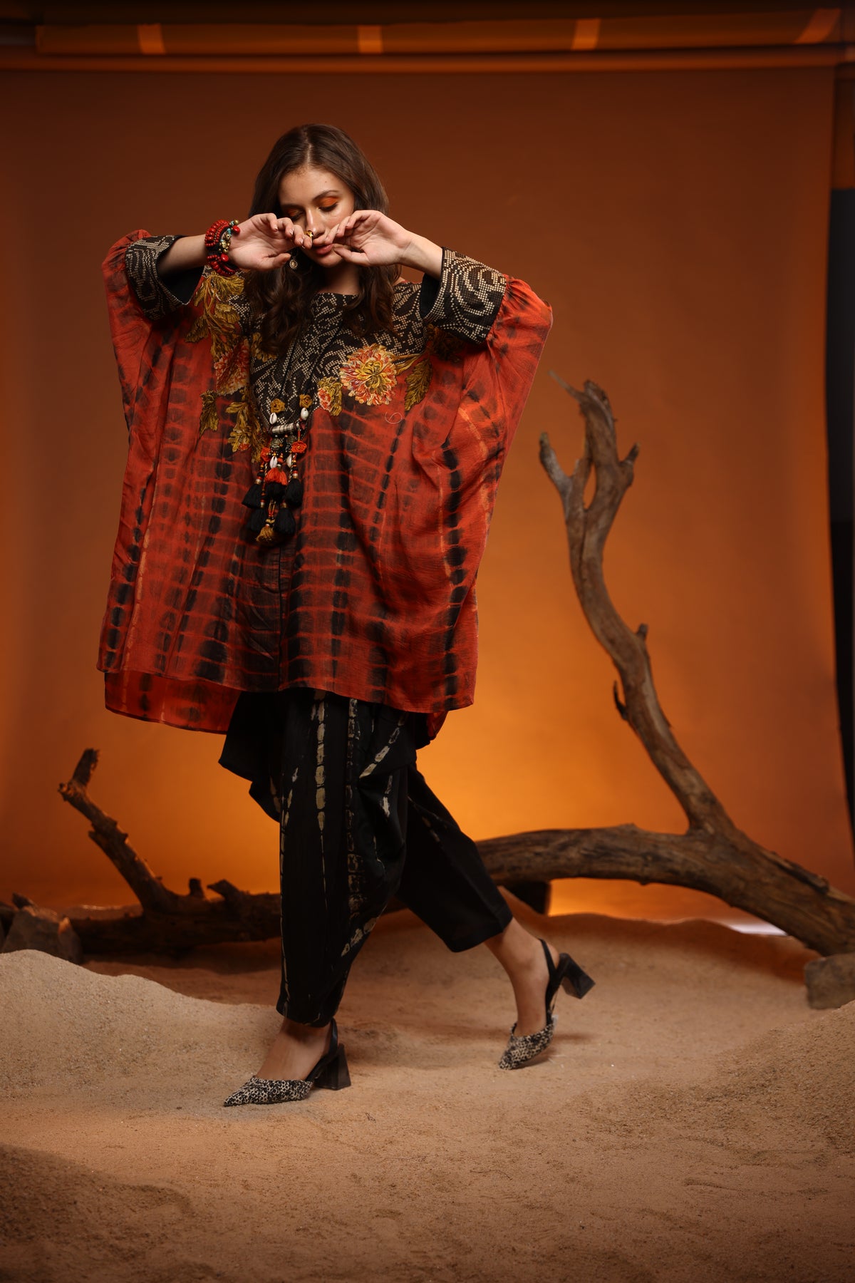 Antiaris Round Necj Embrodiery Cotton Silk Tunic