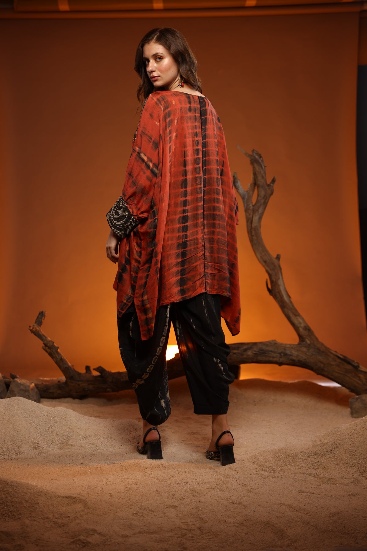 Antiaris Round Necj Embrodiery Cotton Silk Tunic