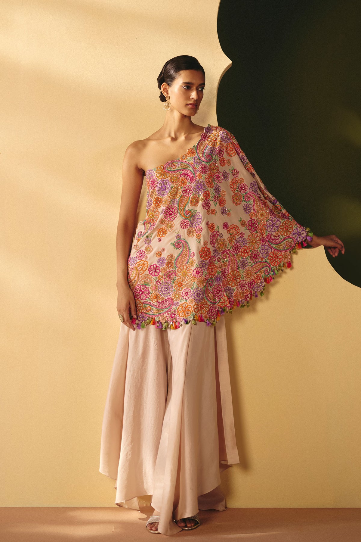 Pranavi Cape Set