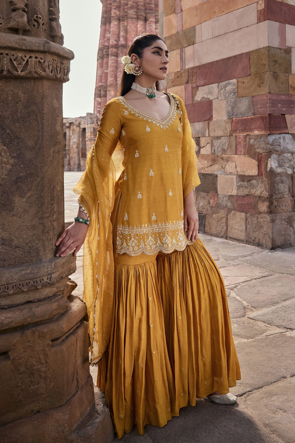 Ambar Gharara Set