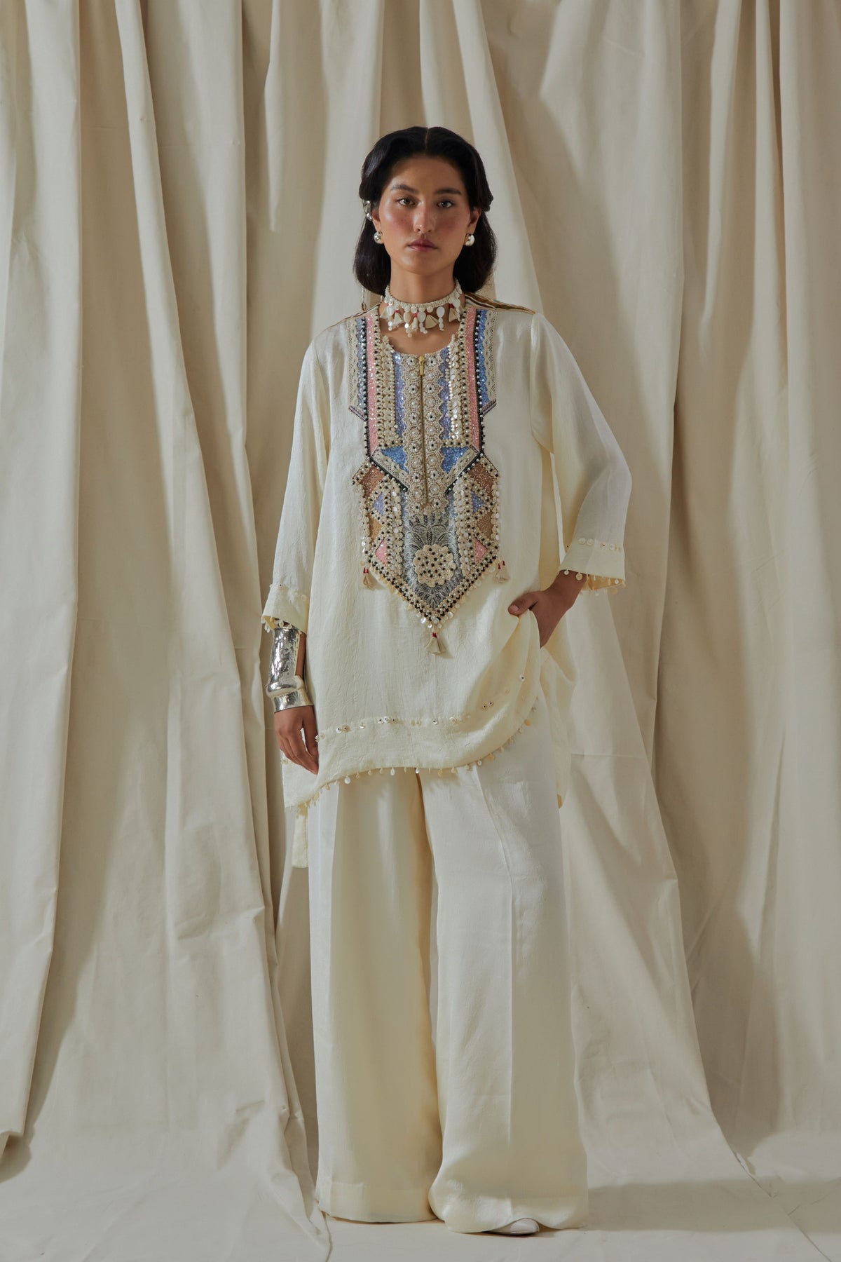 Mogra Mitra Short Kurta Set