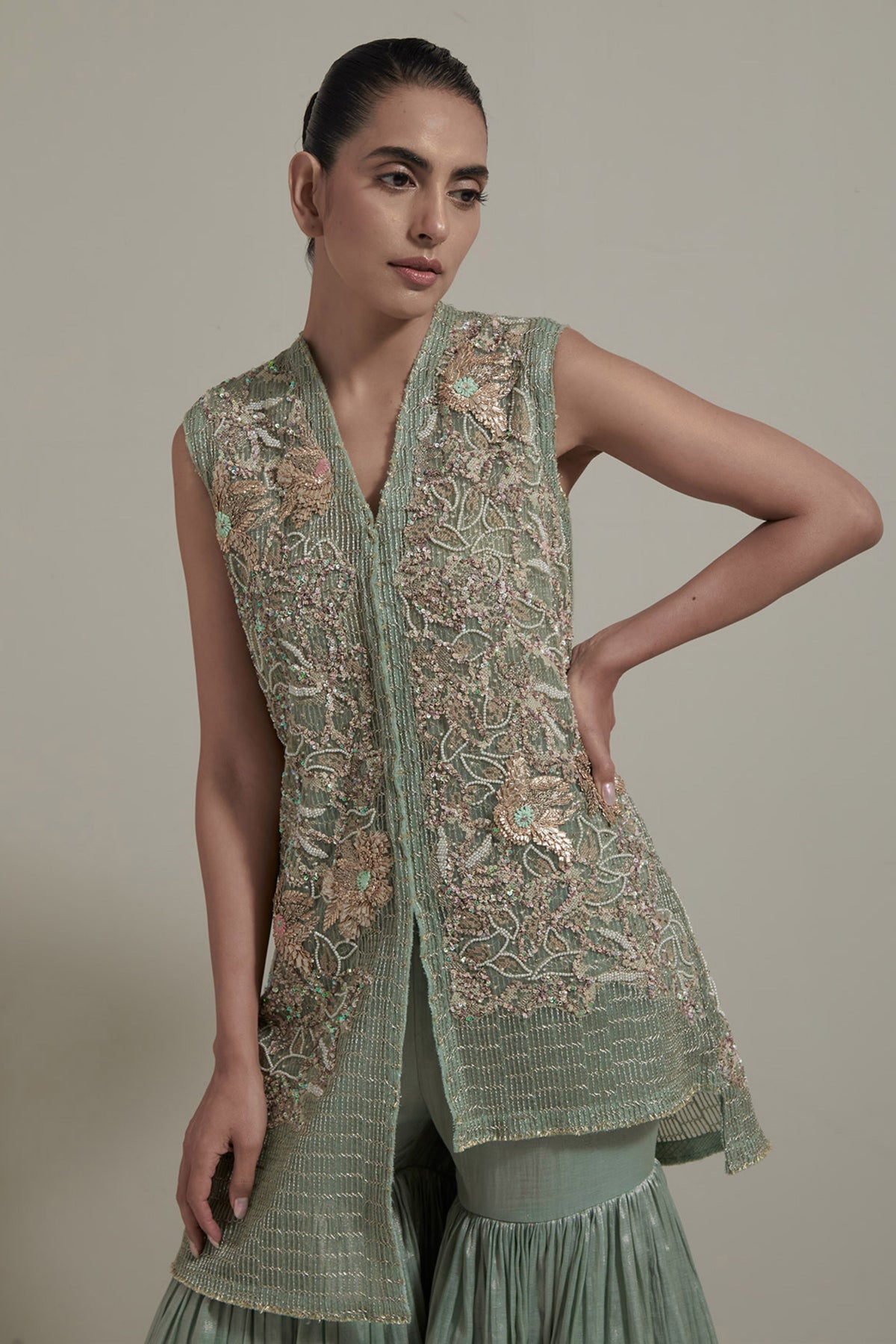 Green Asymmetric Sharara Set
