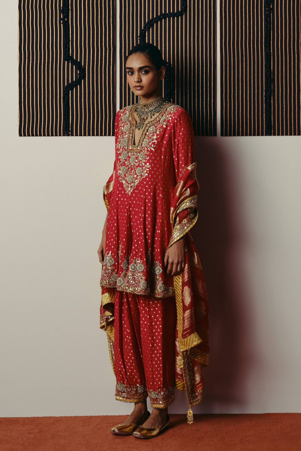 Ila Kalidaar Set