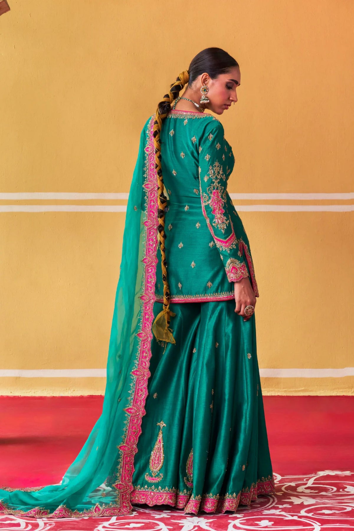 Suhani Sharara Set