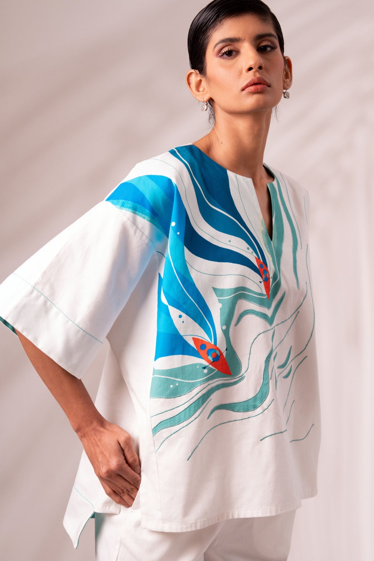 Kara Floating Boat Top