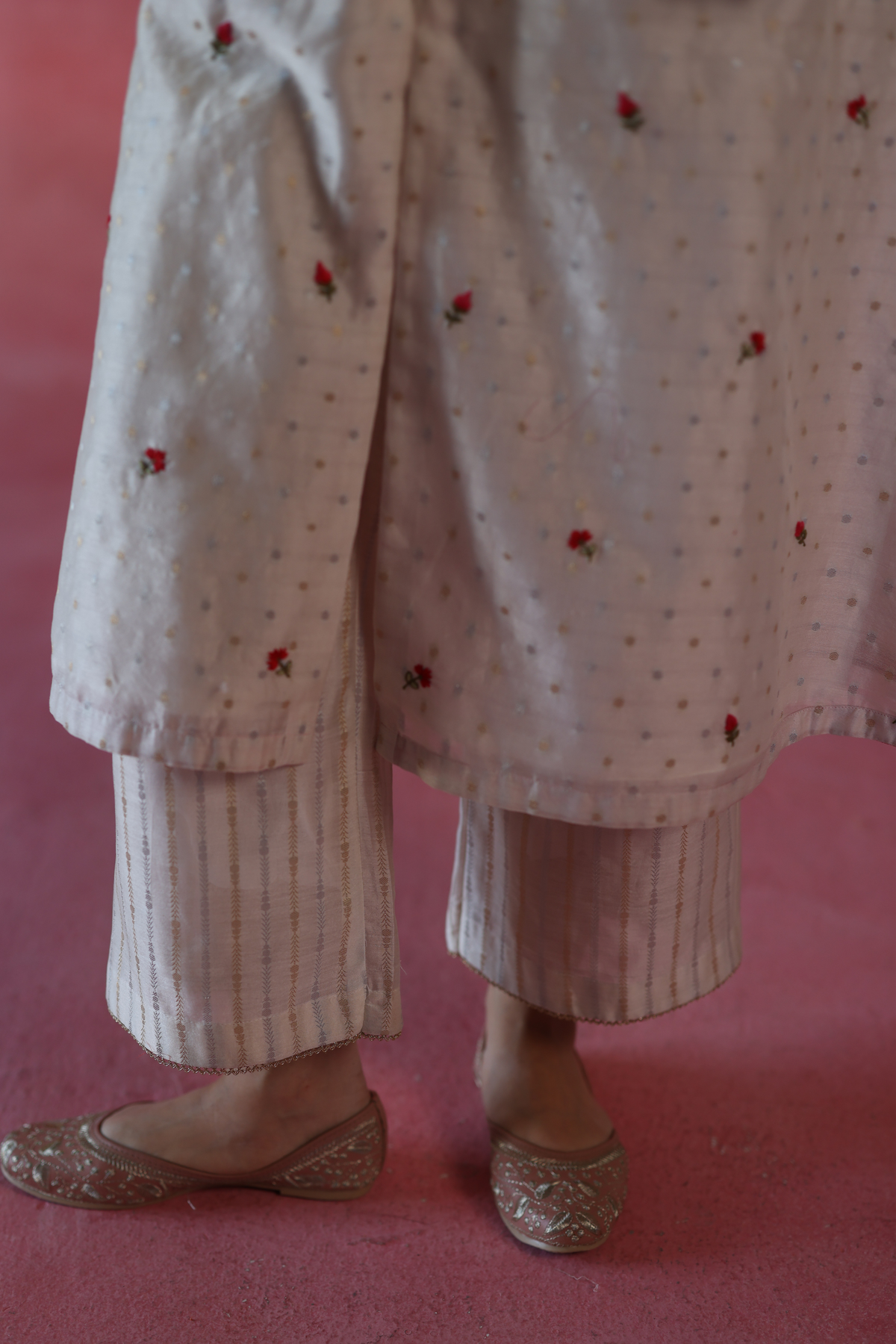 Ivory Zaafran Kurta Set