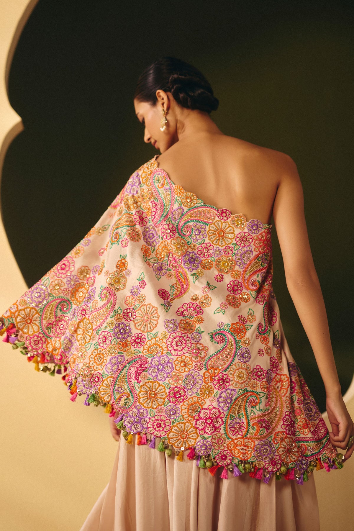 Pranavi Cape Set