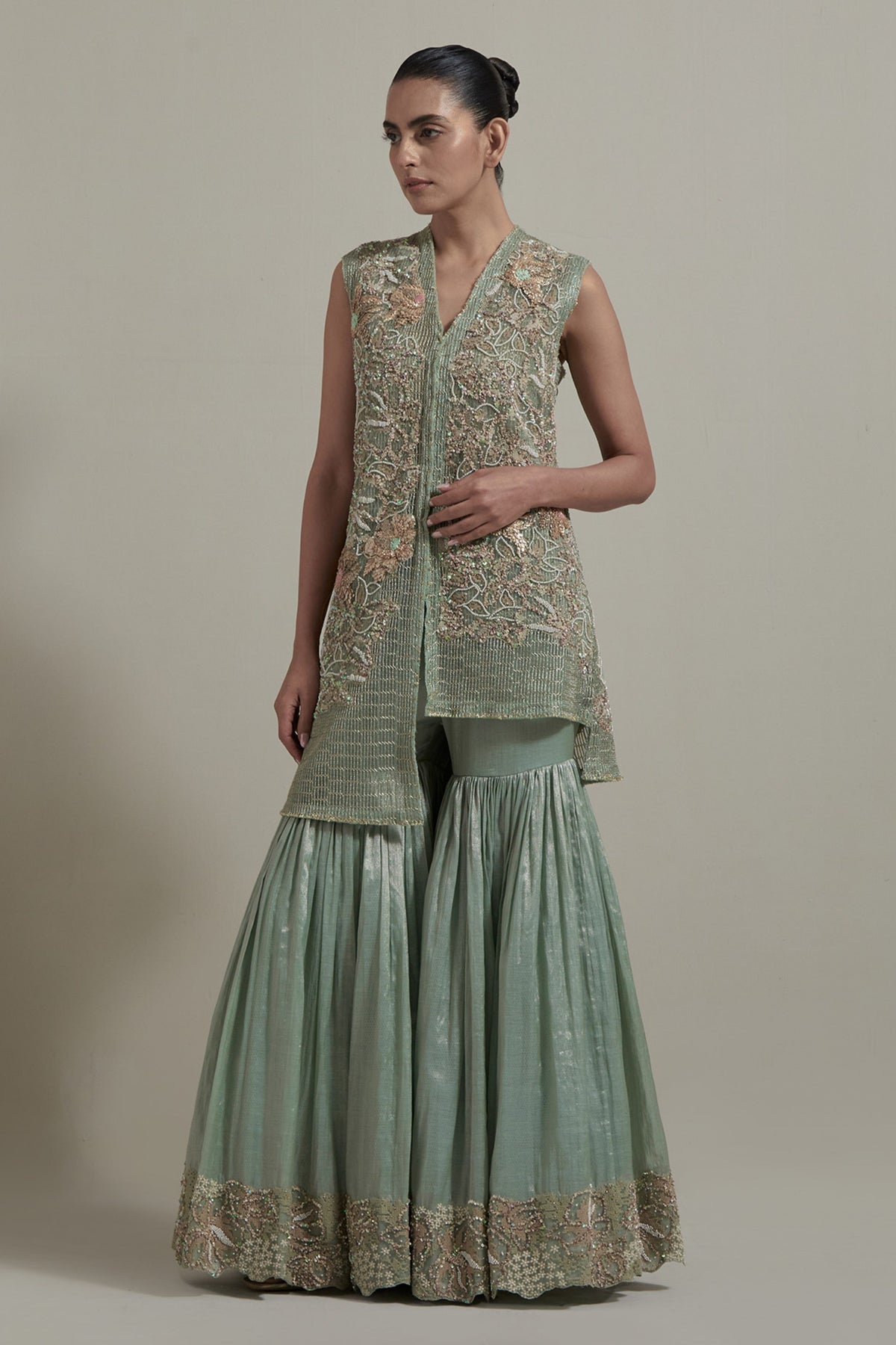 Green Asymmetric Sharara Set