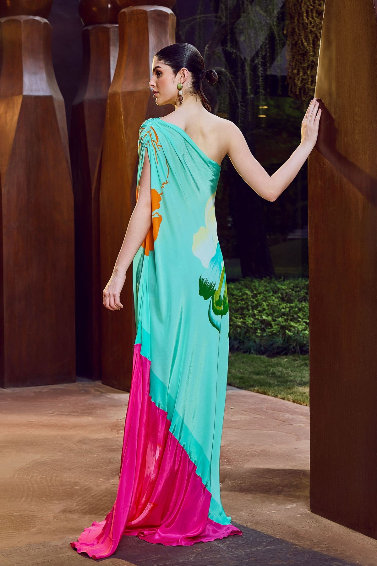 Placement One-shoulder Kaftan