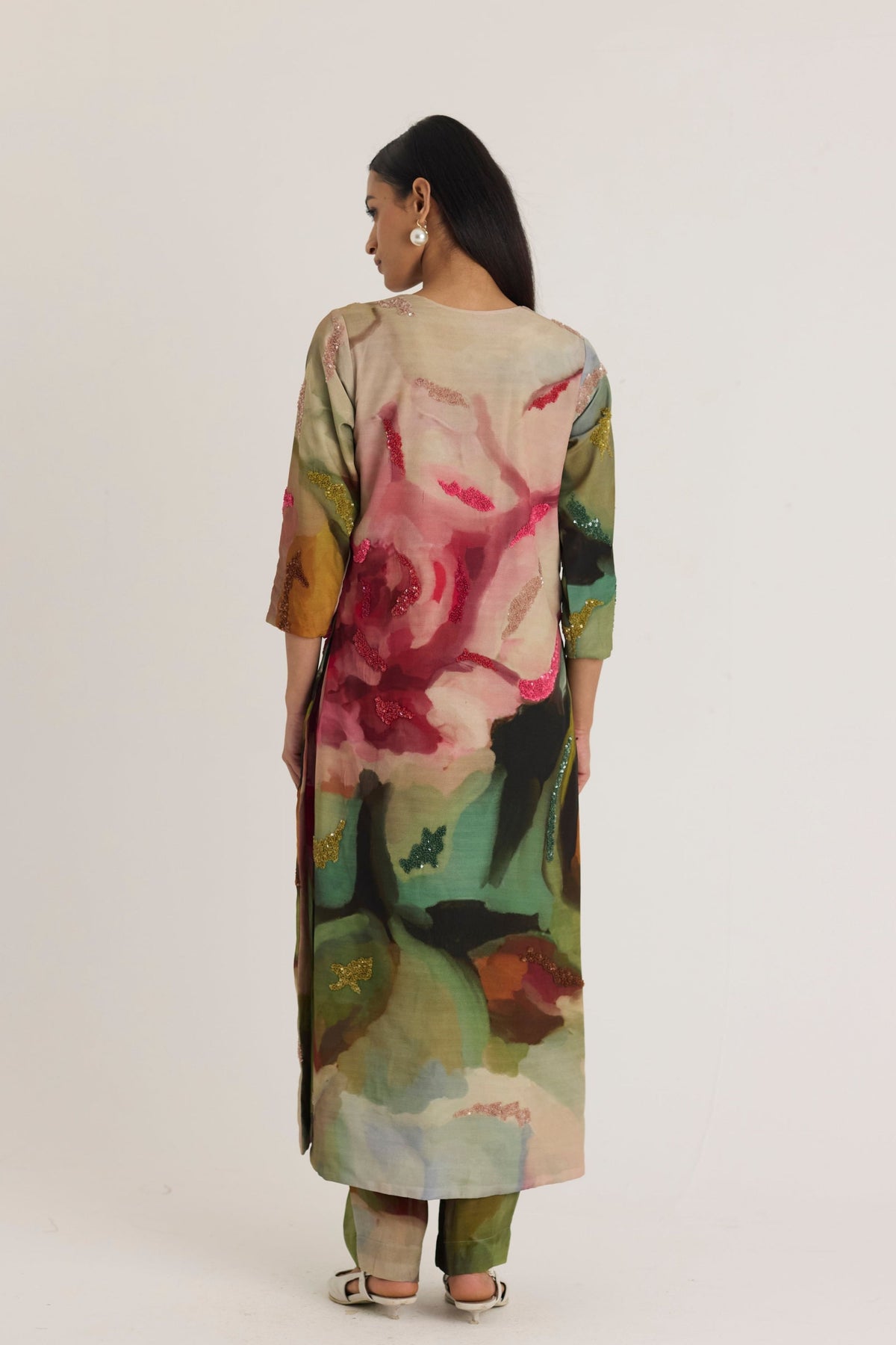 Tilly Emroidered Long V-neck Kurta Set