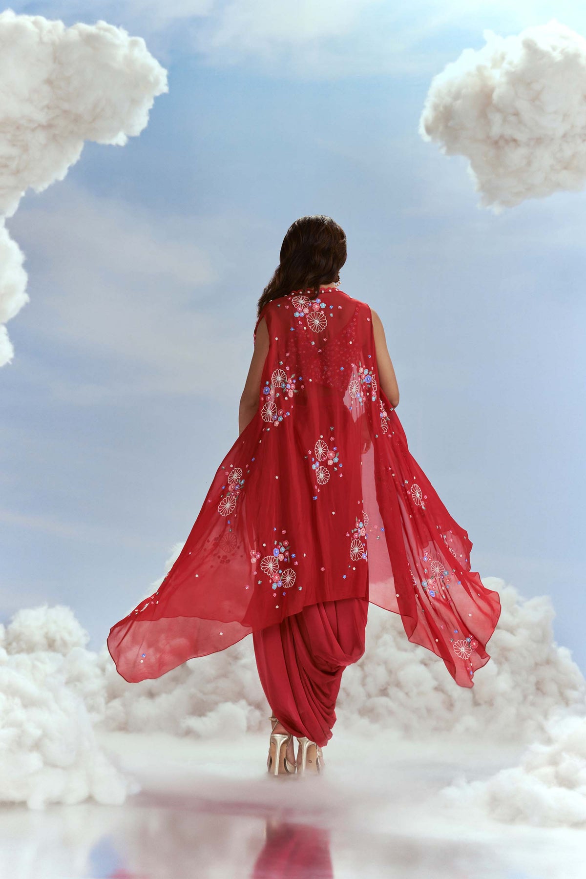 Izmir Carnations Cape Set in Red