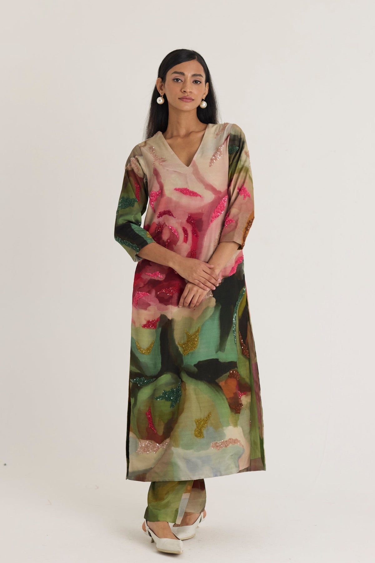Tilly Emroidered Long V-neck Kurta Set
