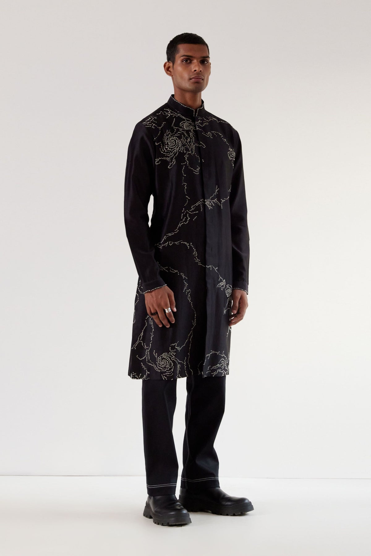 Black Hole Embroidery Kurta Set