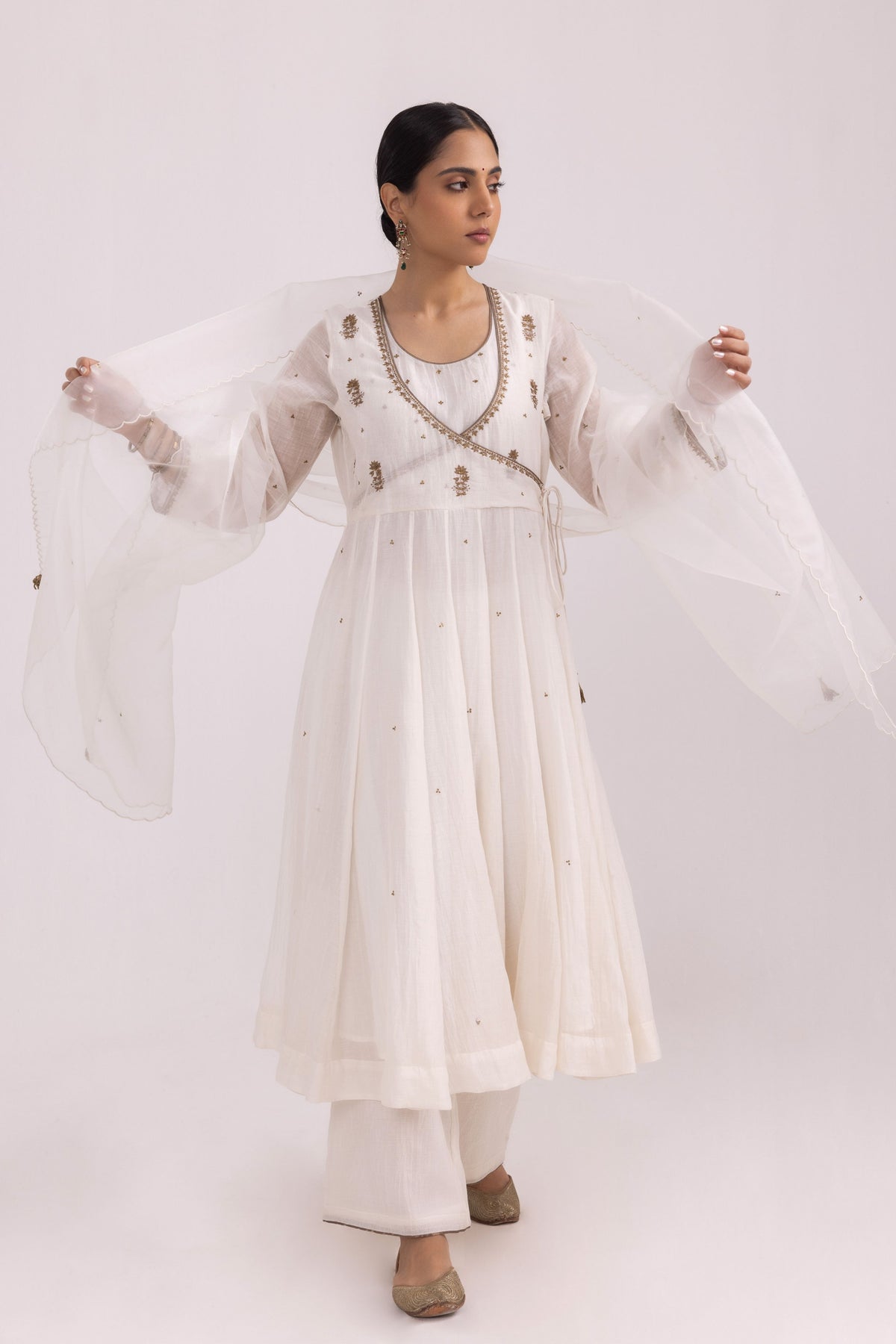 Ruhana White Anarkali Set
