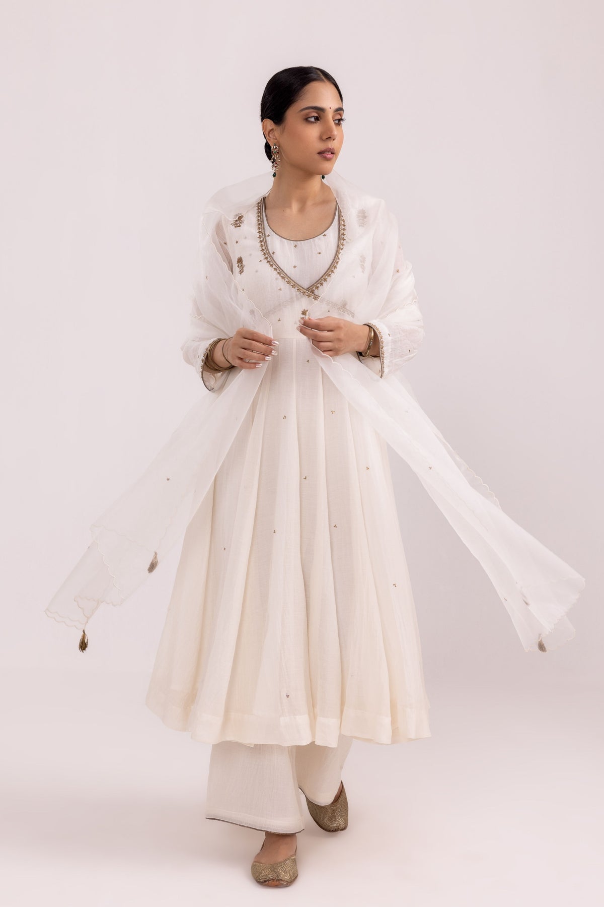 Ruhana White Anarkali Set