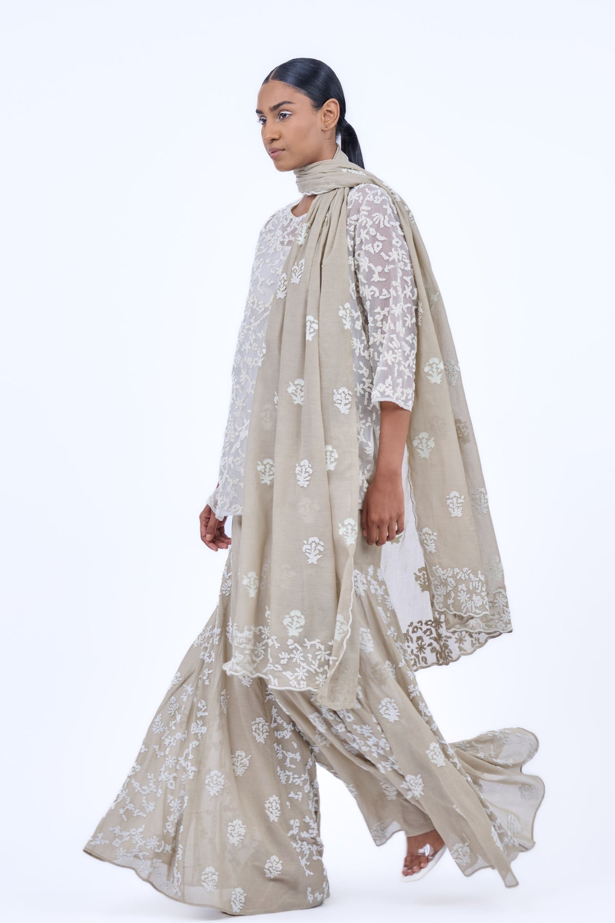 Breadwork Dupatta in Natural Ecru