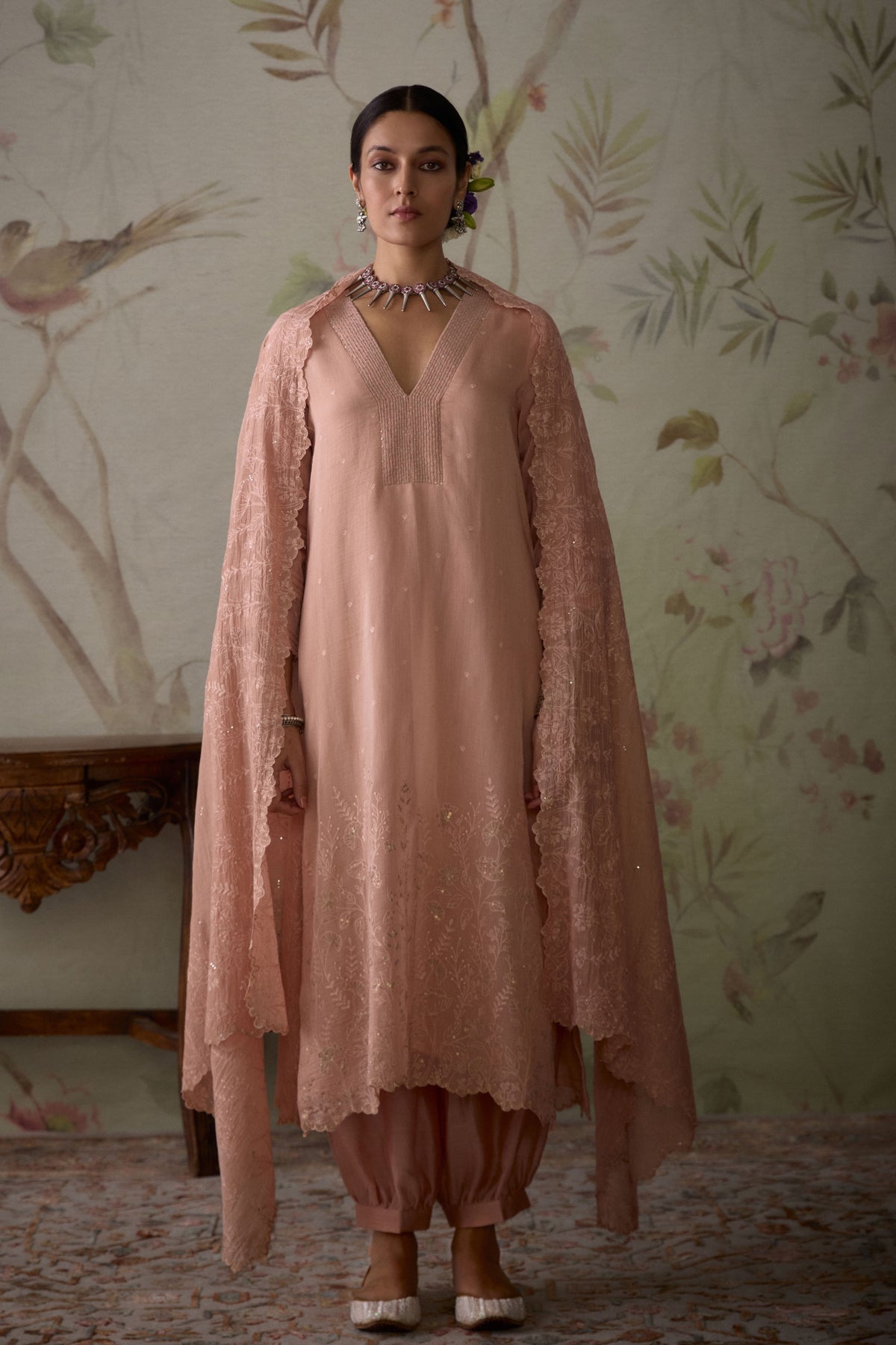 Embroidered Scalloped Pink Kurta Set