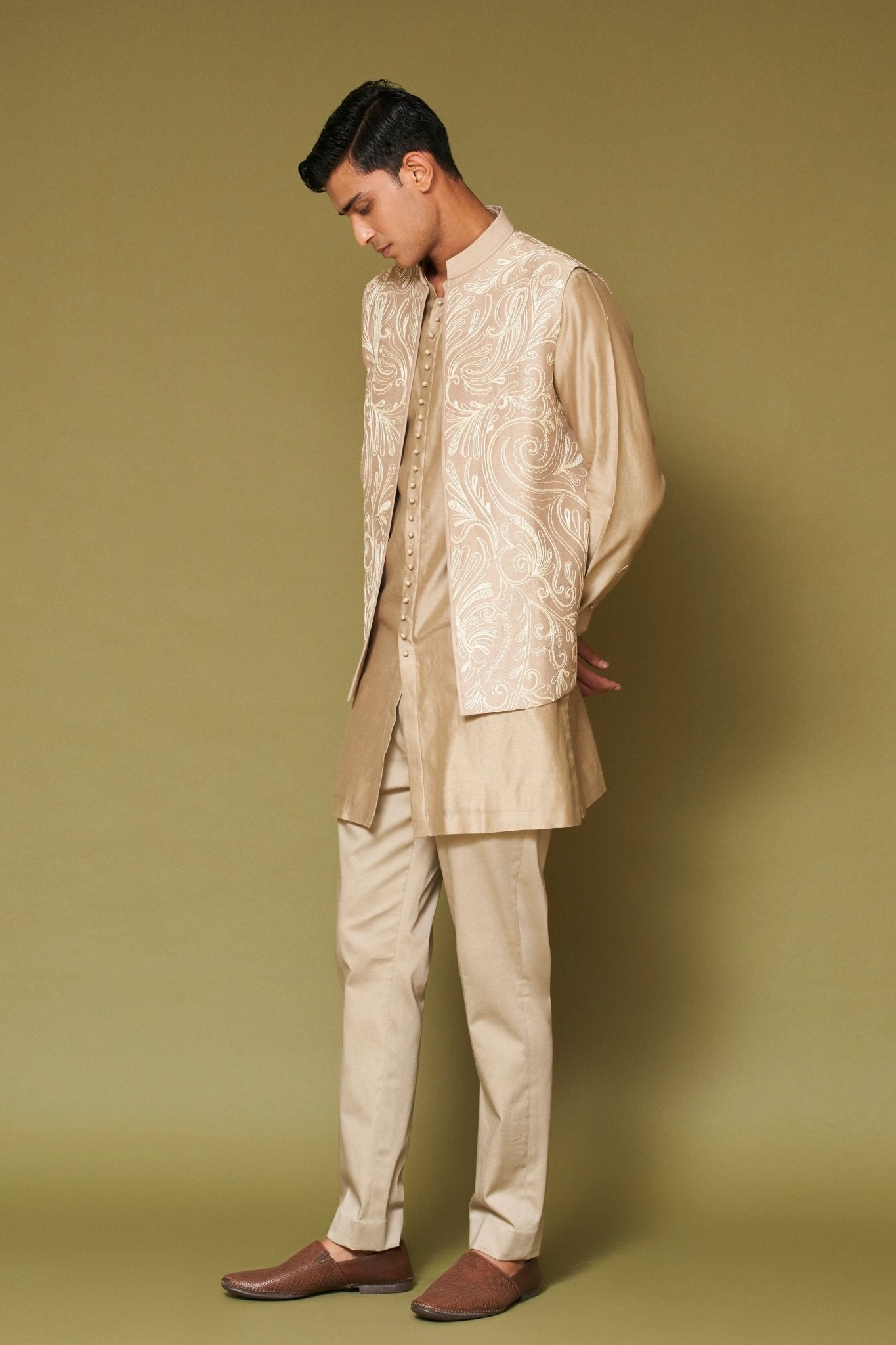 Sand Dori Embroidered Bundi Set - Devnaagri Menswear - Elahe