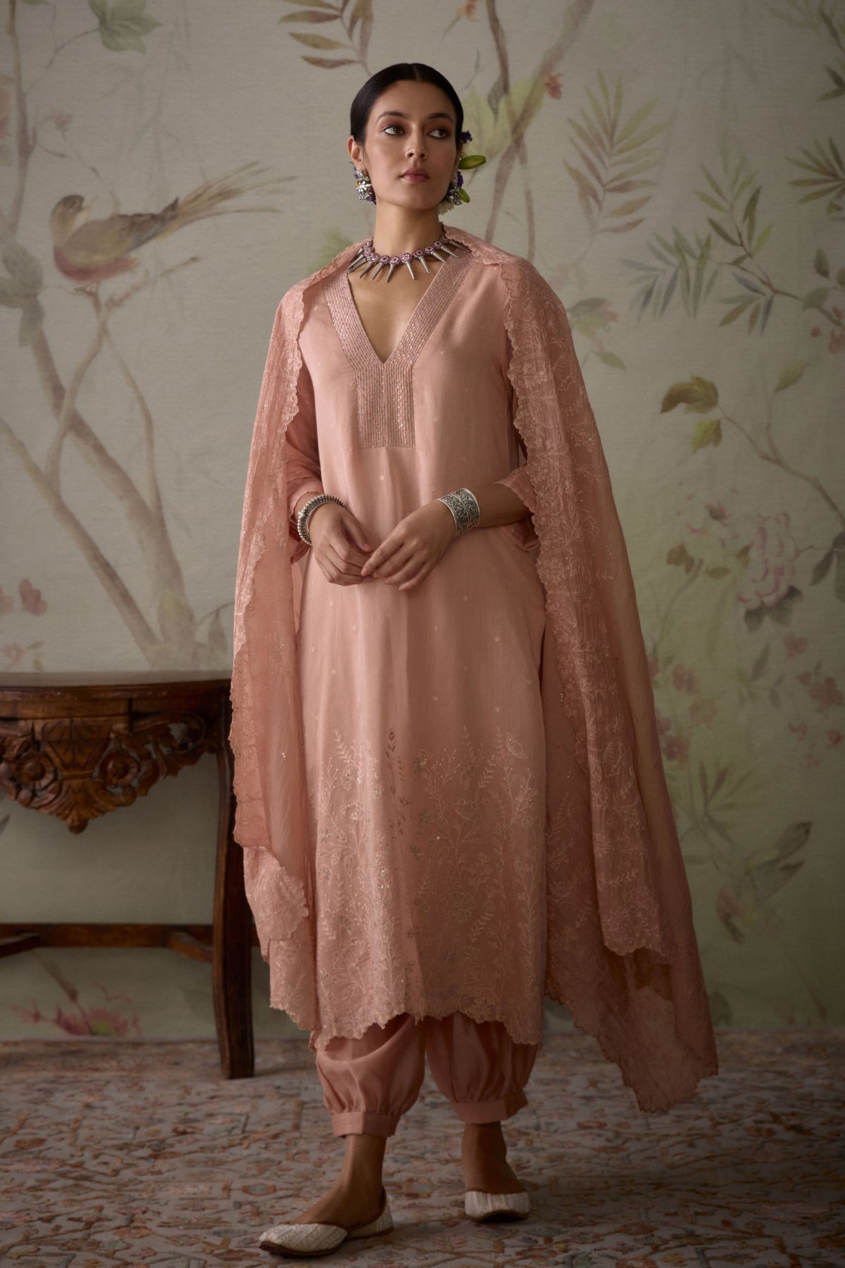 Embroidered Scalloped Pink Kurta Set