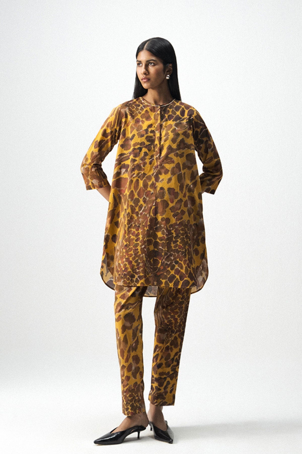 Chitara Short Kurta Set