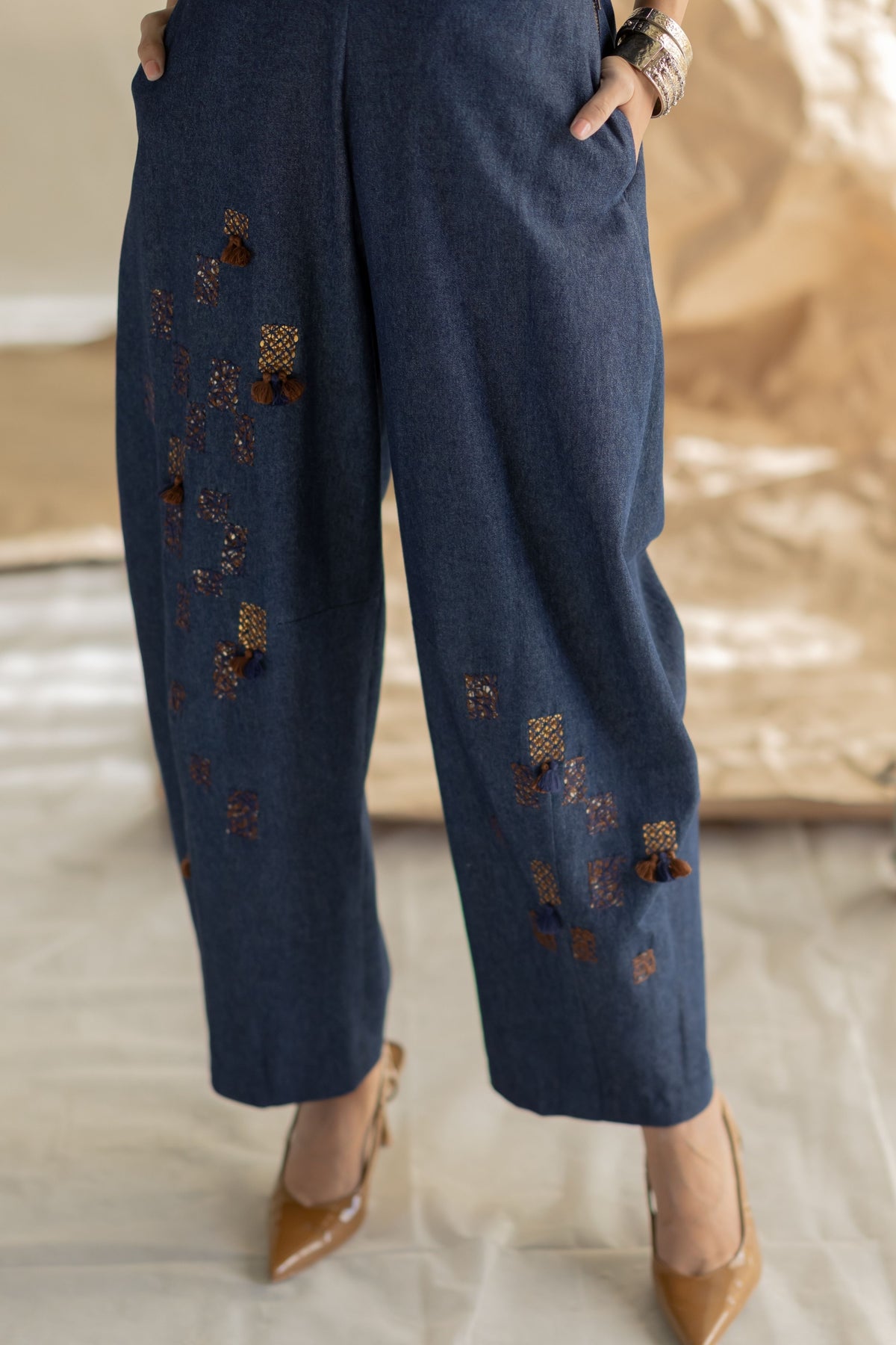 Barrel Fit Embroidered Denim Pant