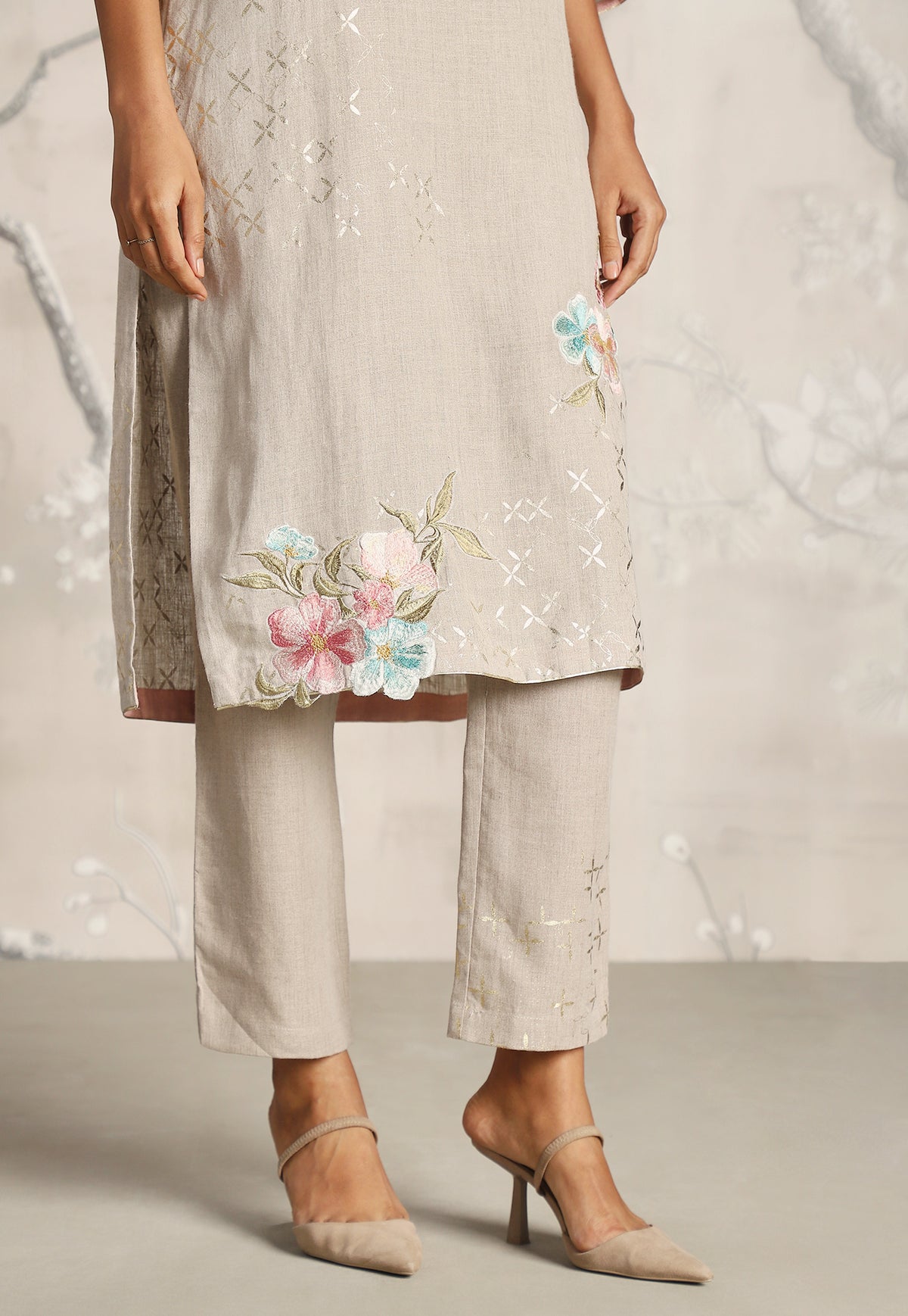 Natural Corsage Kurta Set