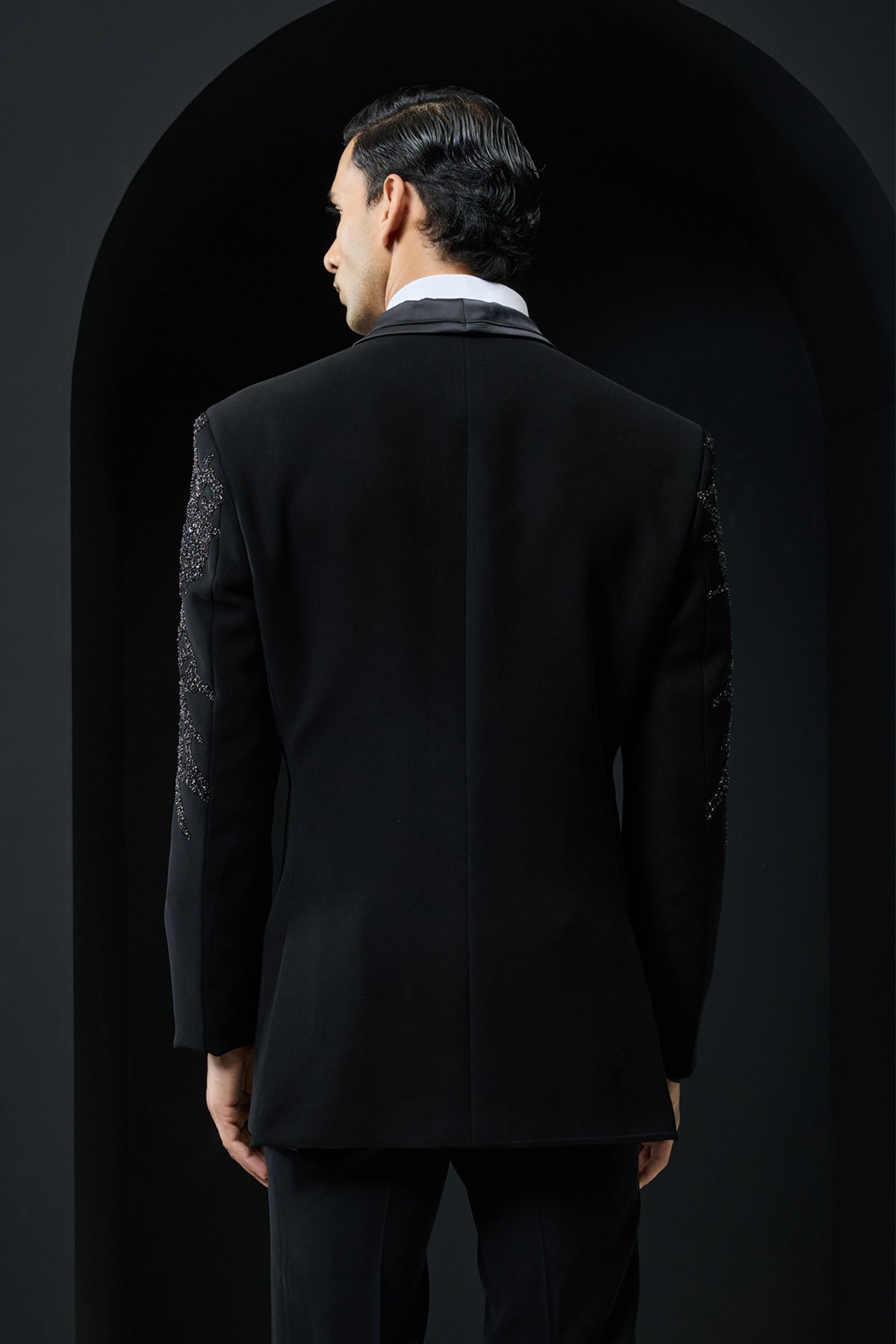 Zari Pearl Tuxedo