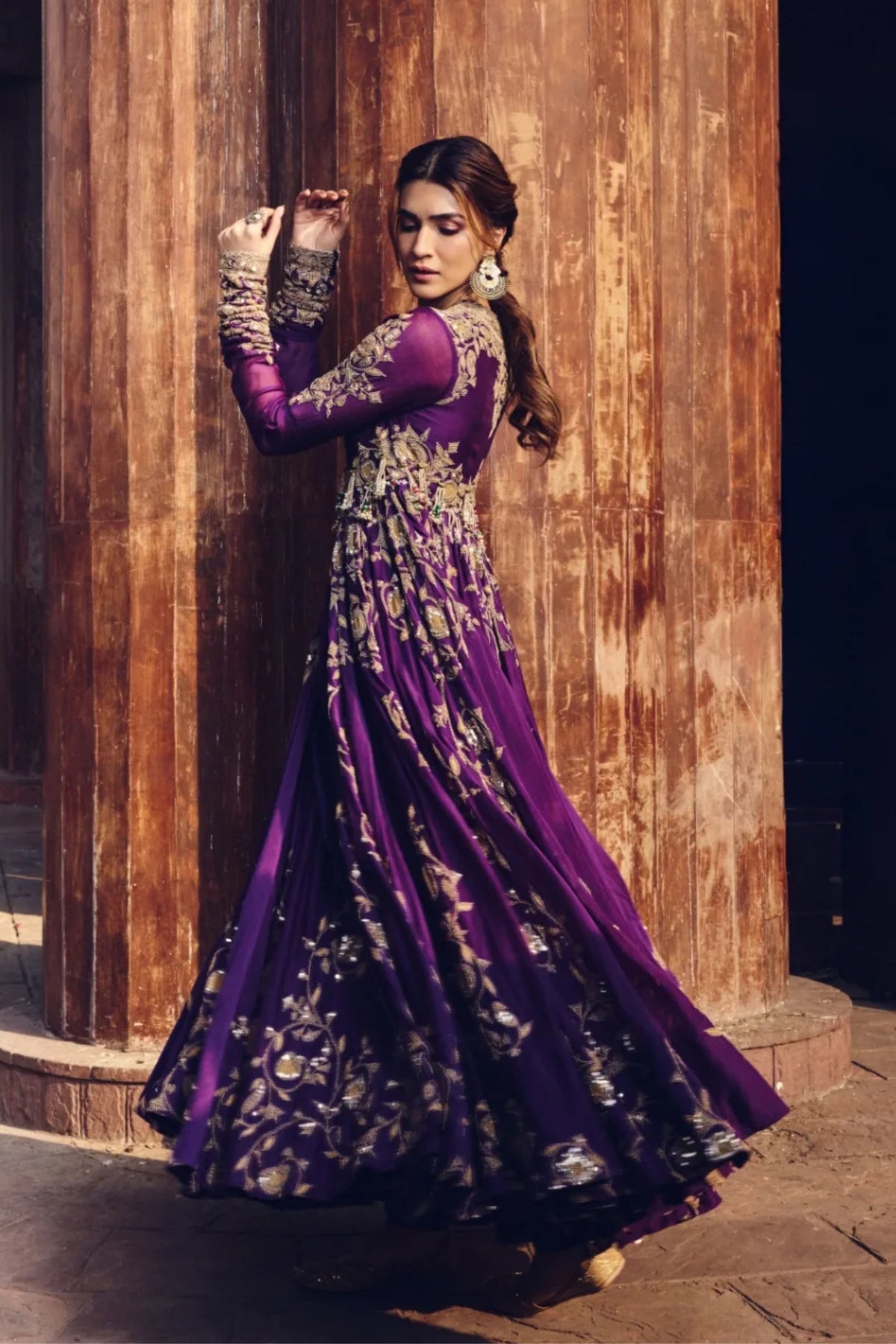 Kriti Sanon in Anamika Khanna