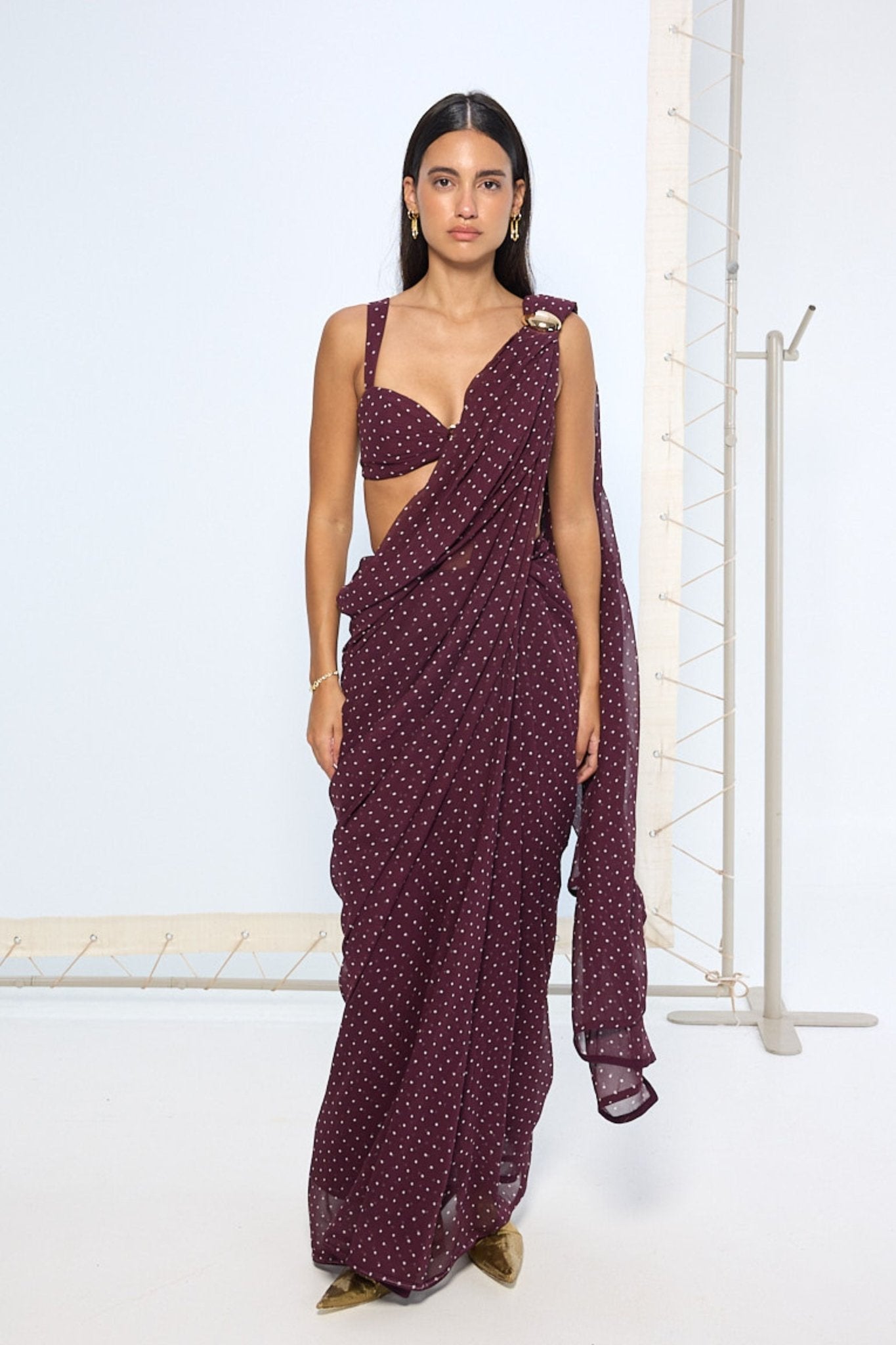 Maroon Movable Brooch Dotted Saree - Ekaya - Elahe