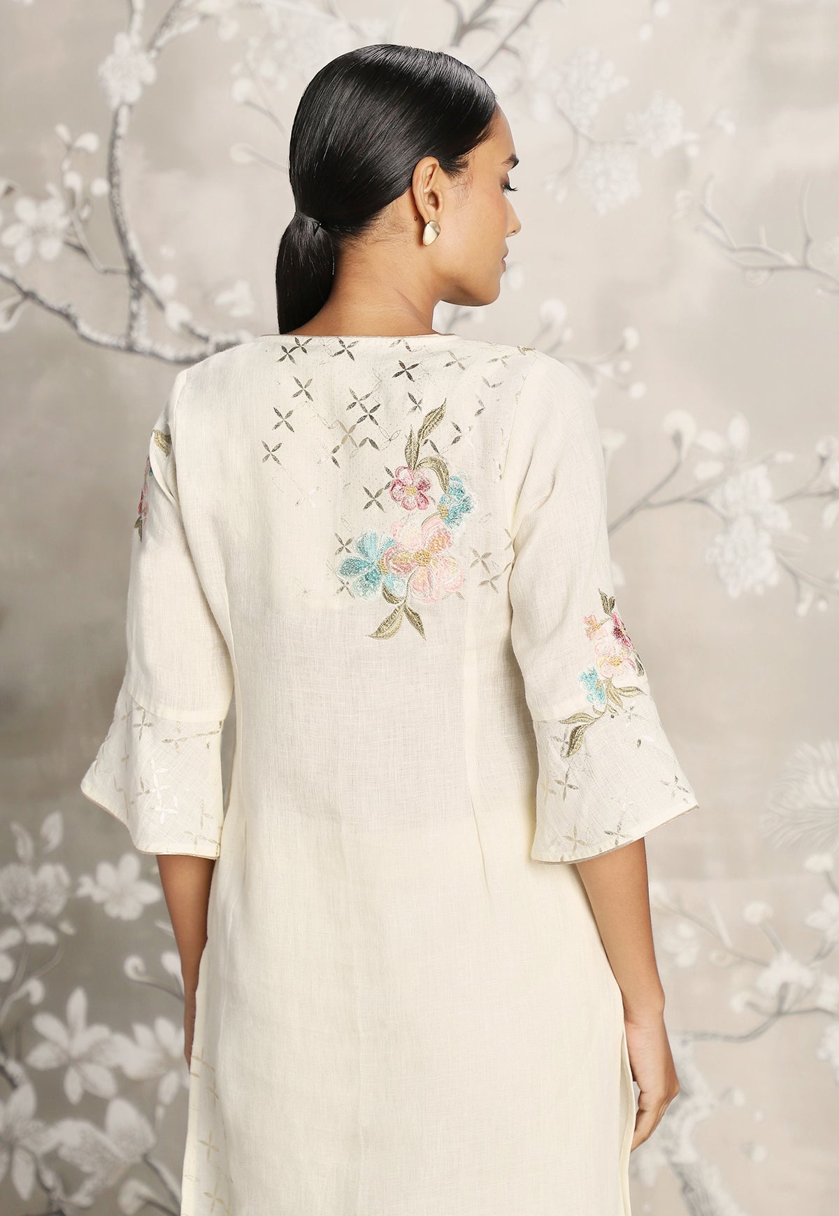 Off White Corsage Kurta Set