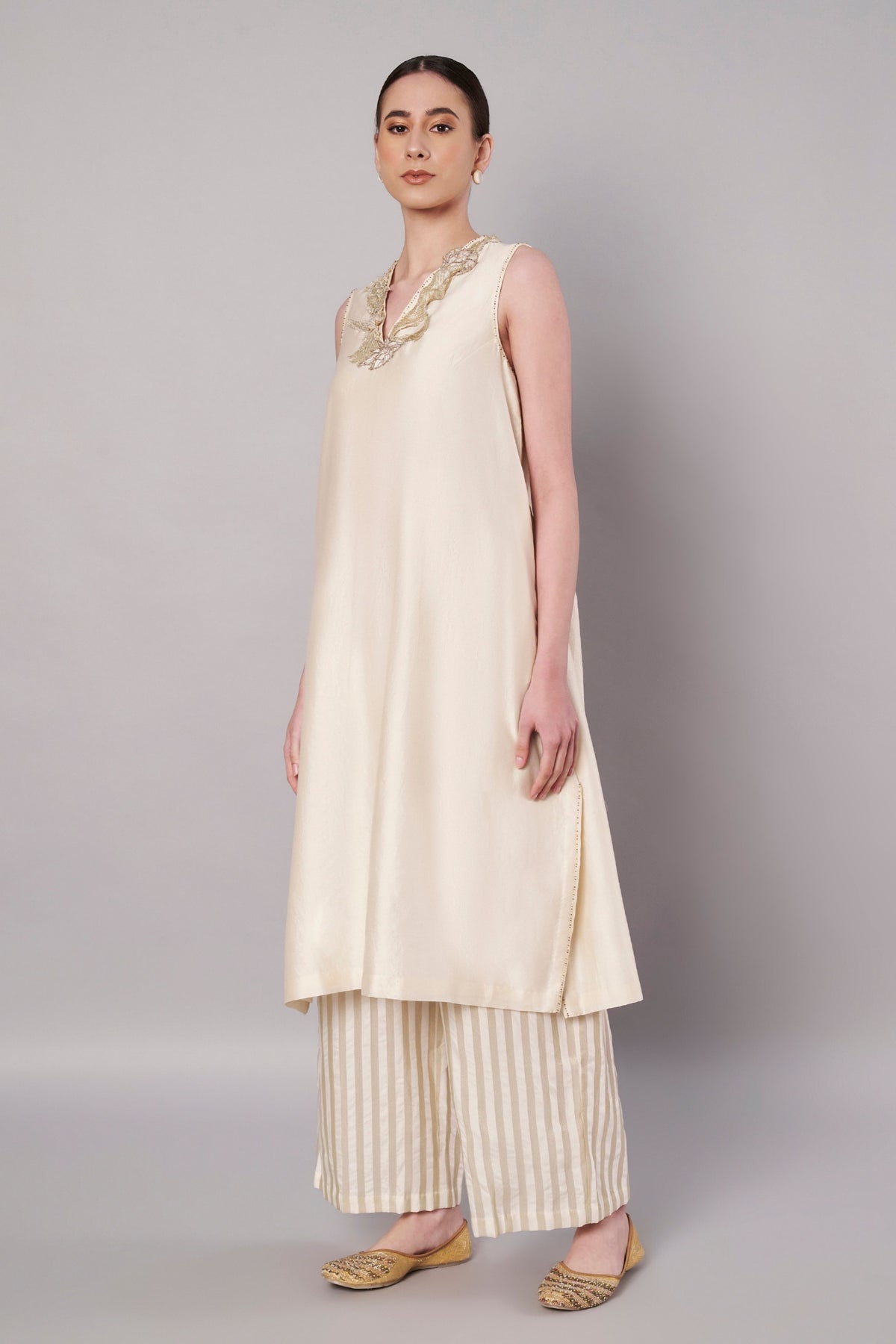 Open Bloom Ivory Kurta Set