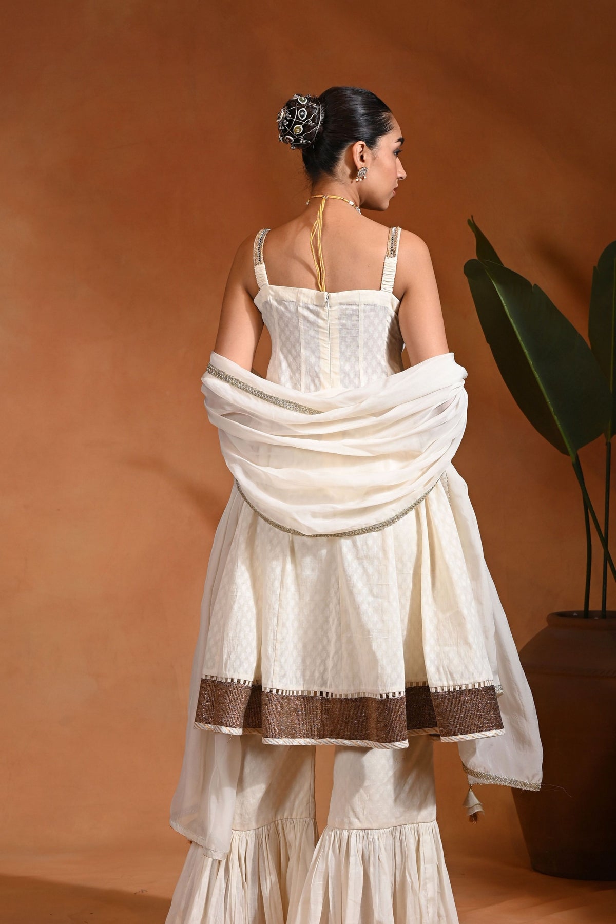 Iraa Ivory Gold Set