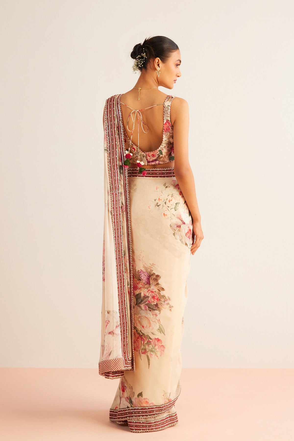 Off-white Naysa Pre-draped Saree