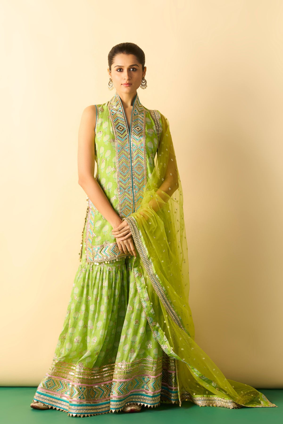 Aarvi Sharara Set