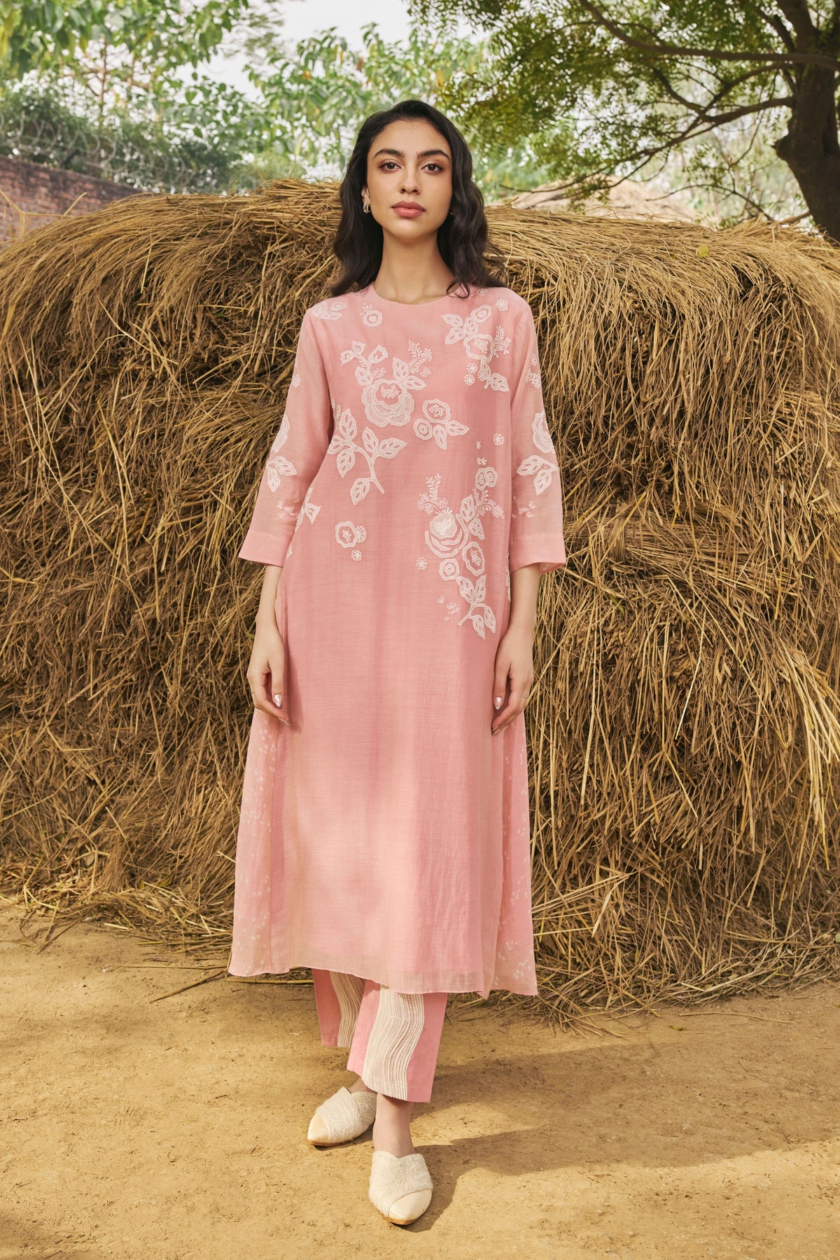 Tulip Floral Applique Kurta With Pants