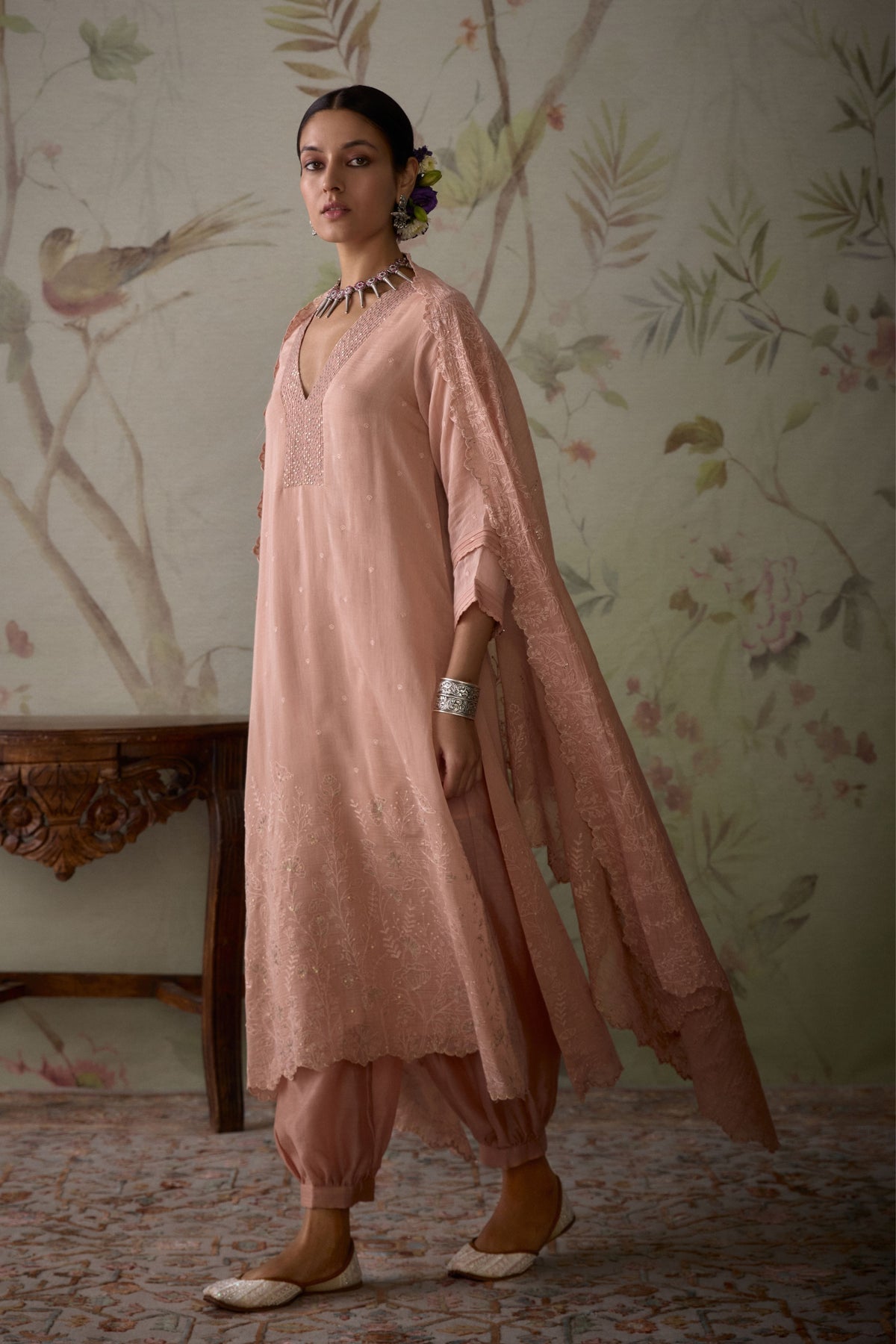 Embroidered Scalloped Pink Kurta Set
