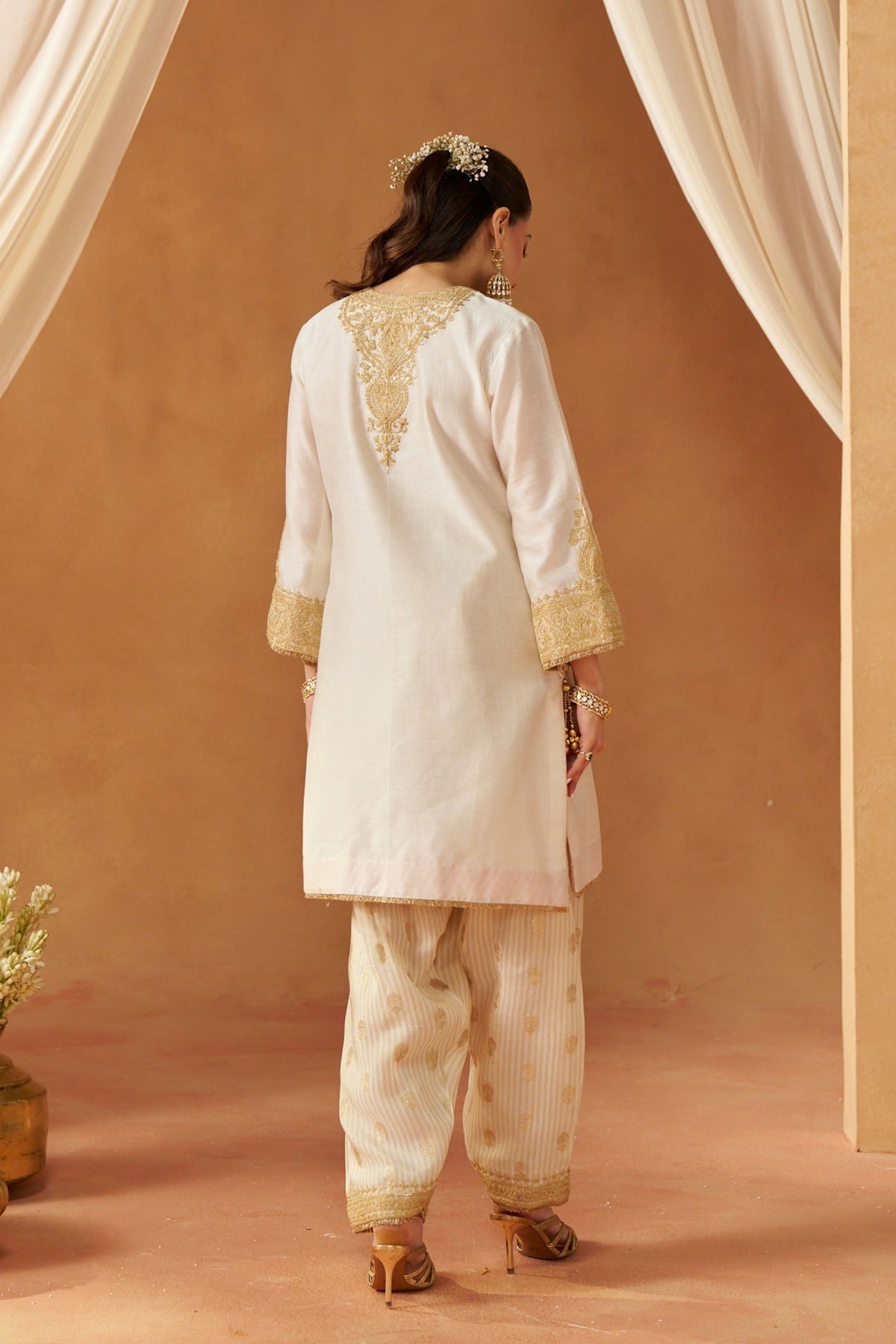 Adeela Daisy Ivory Kurta Set