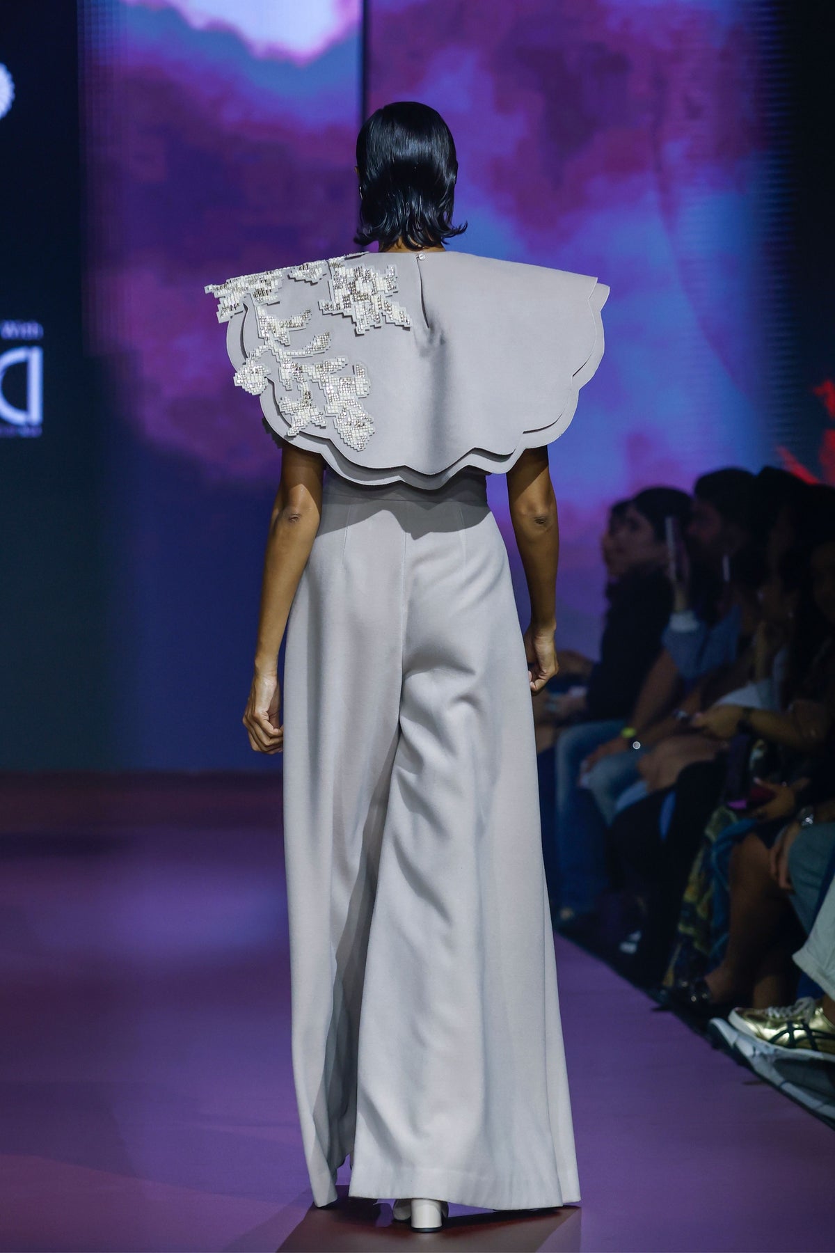 Cardinal Scallop Cape Set