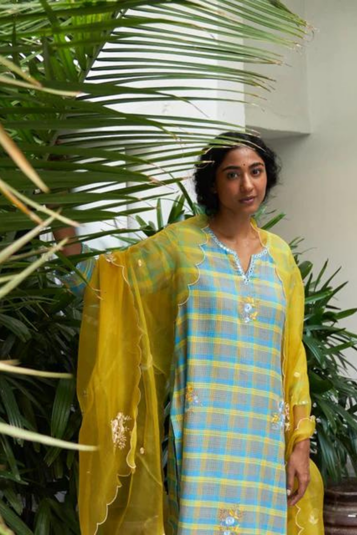 Neela Sitara Phool Kurta Set