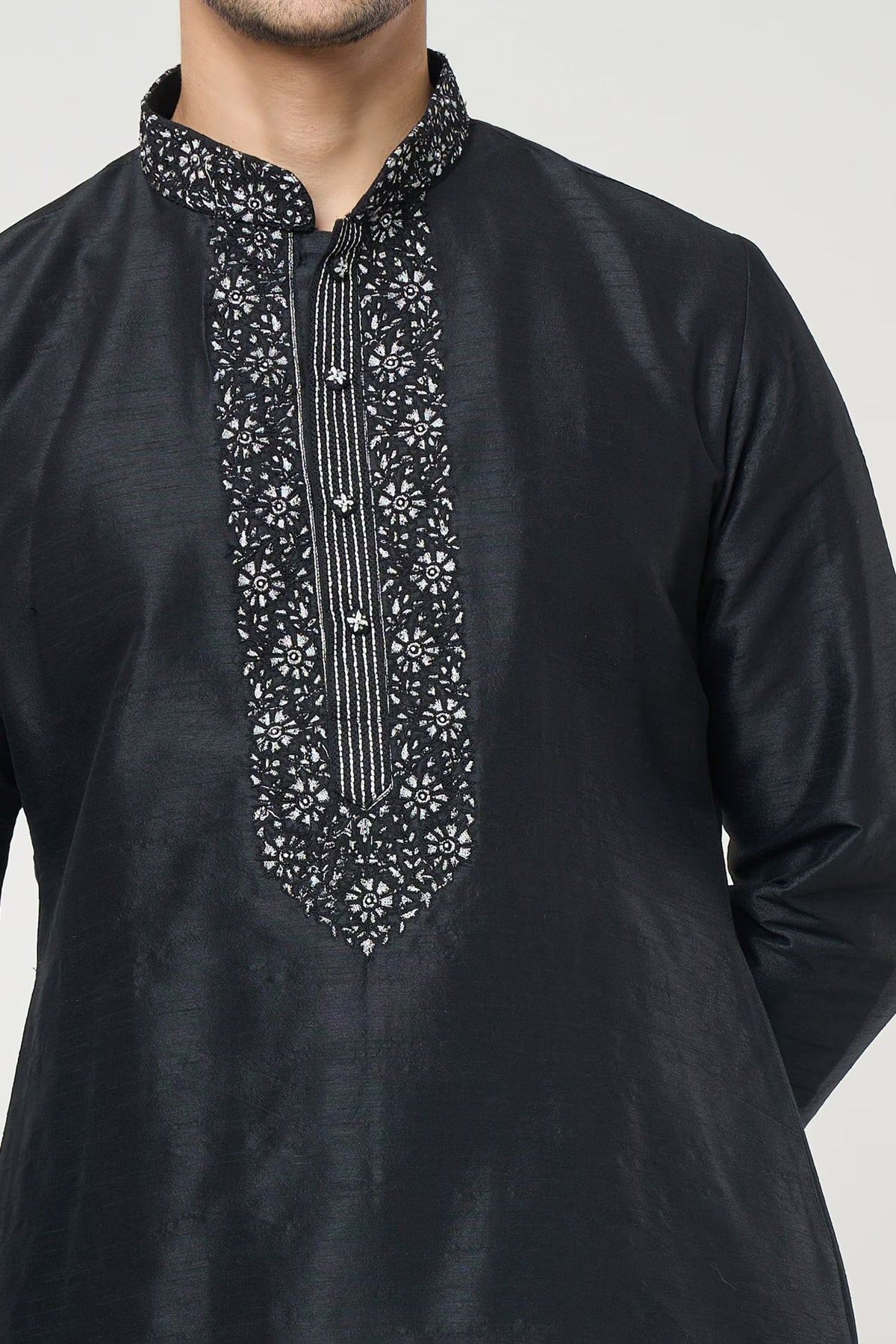 Black Embroidred Kurta Set