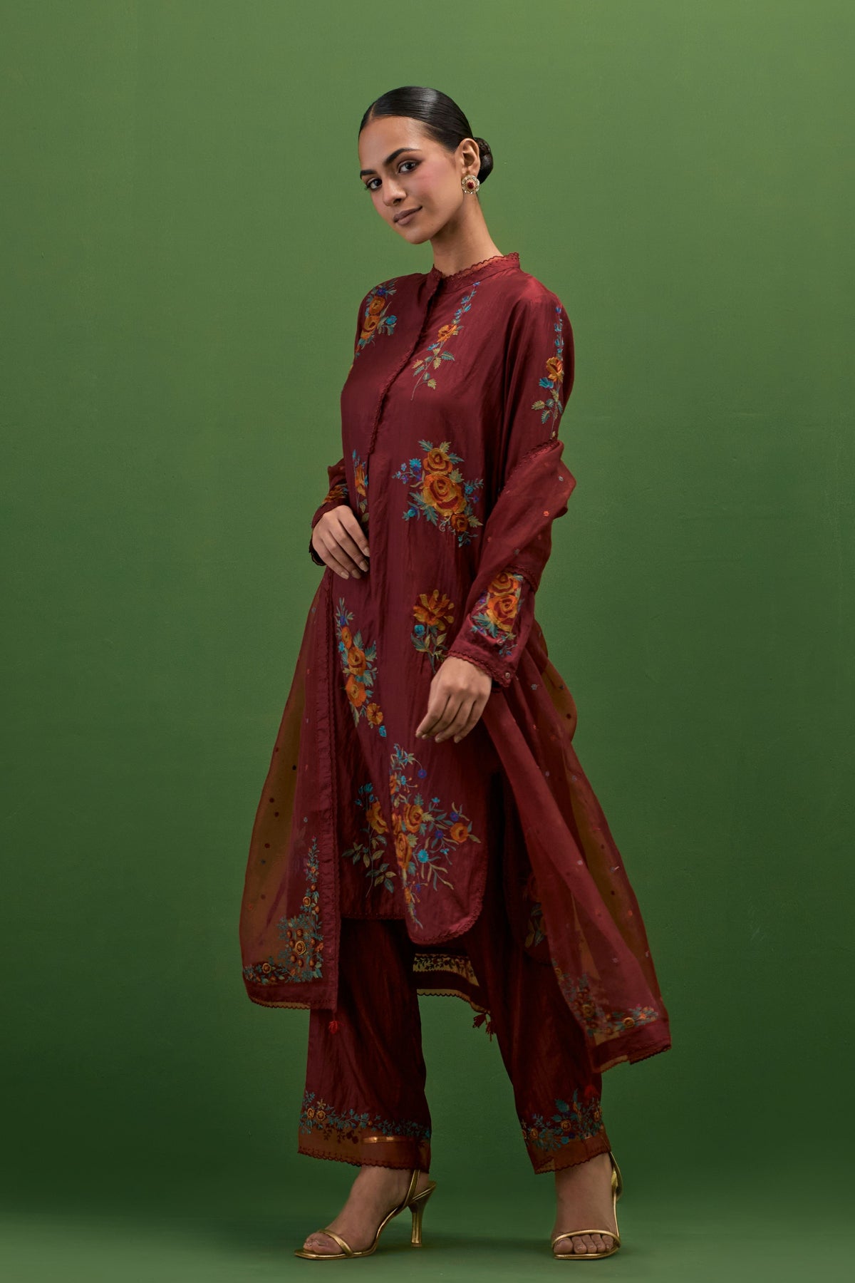 Wood Rose Embroidery Kurta Set