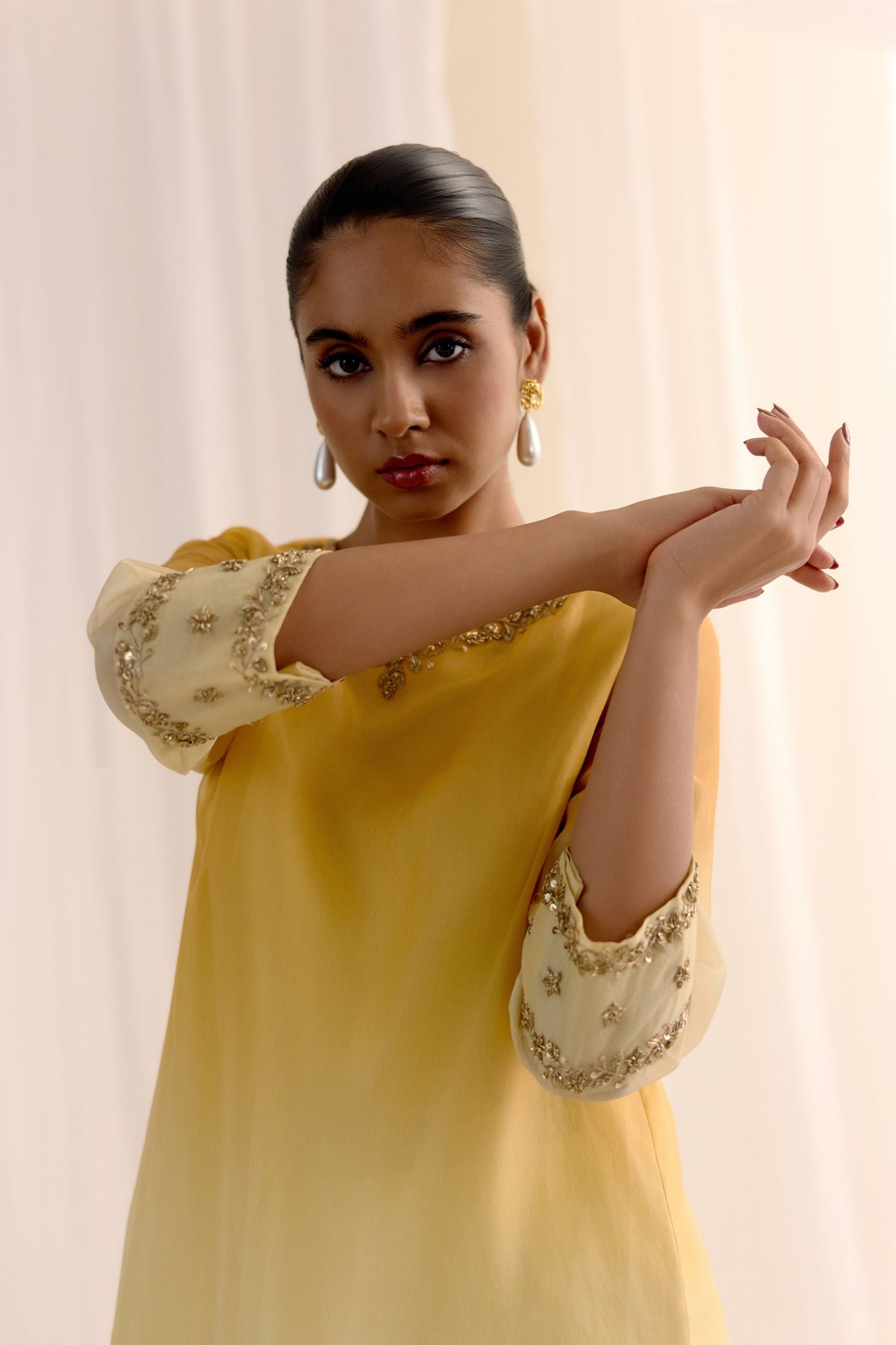 Noor-e-sunehra Kurta Set