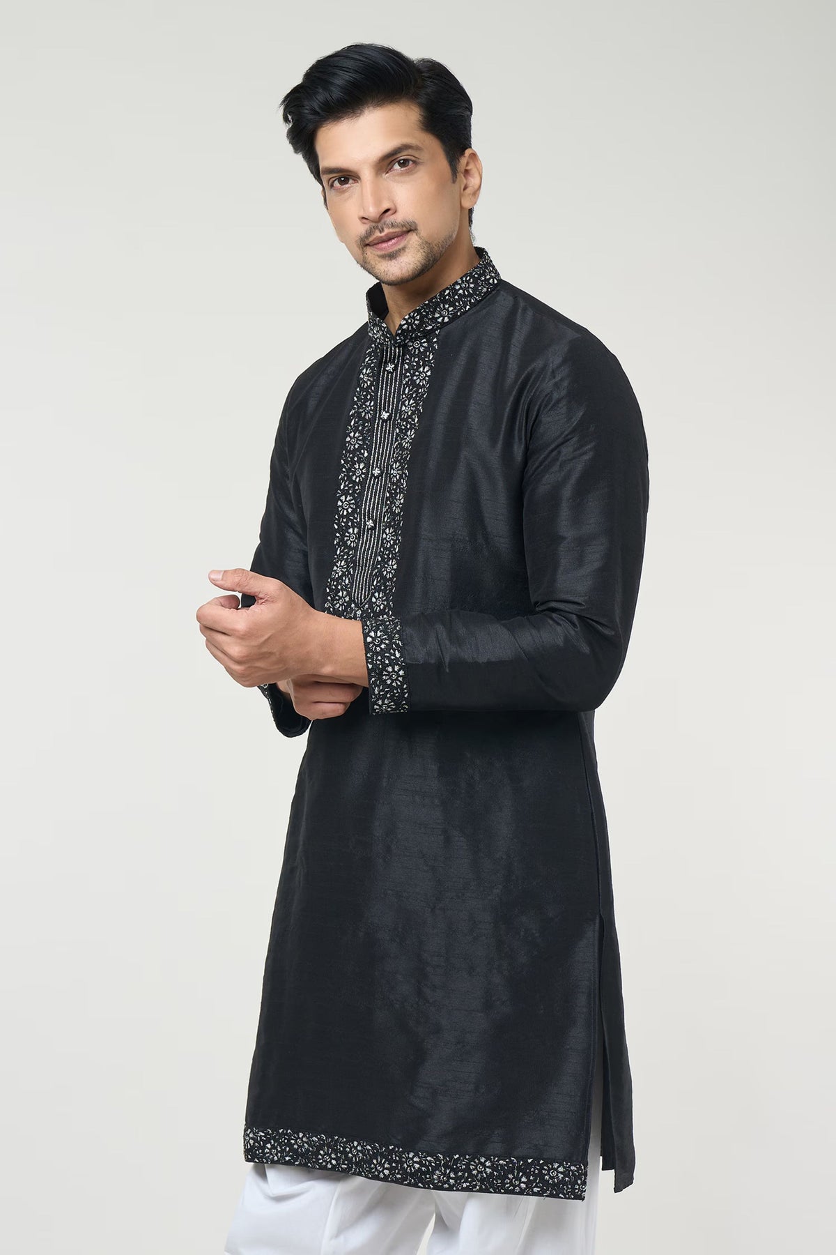 Black Embroidred Kurta Set