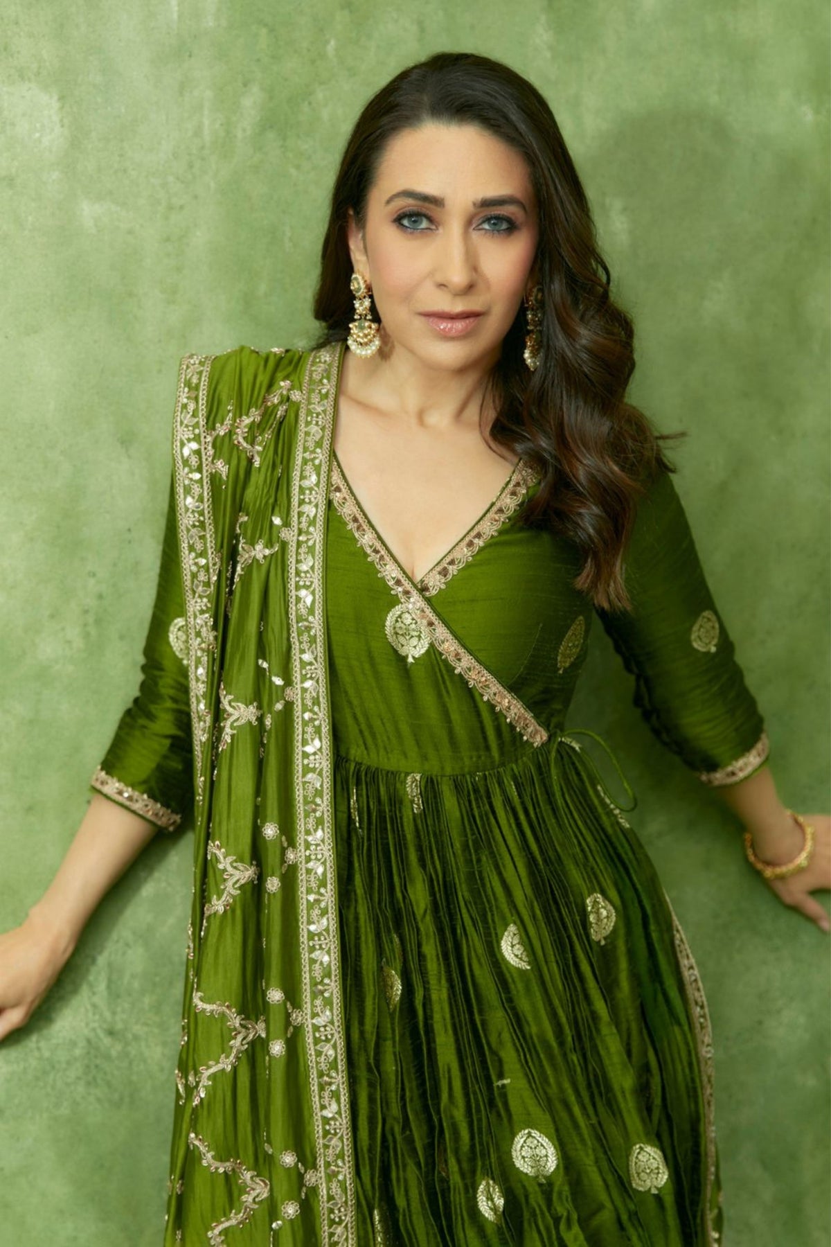 Karishma Kapoor in Punit Balana