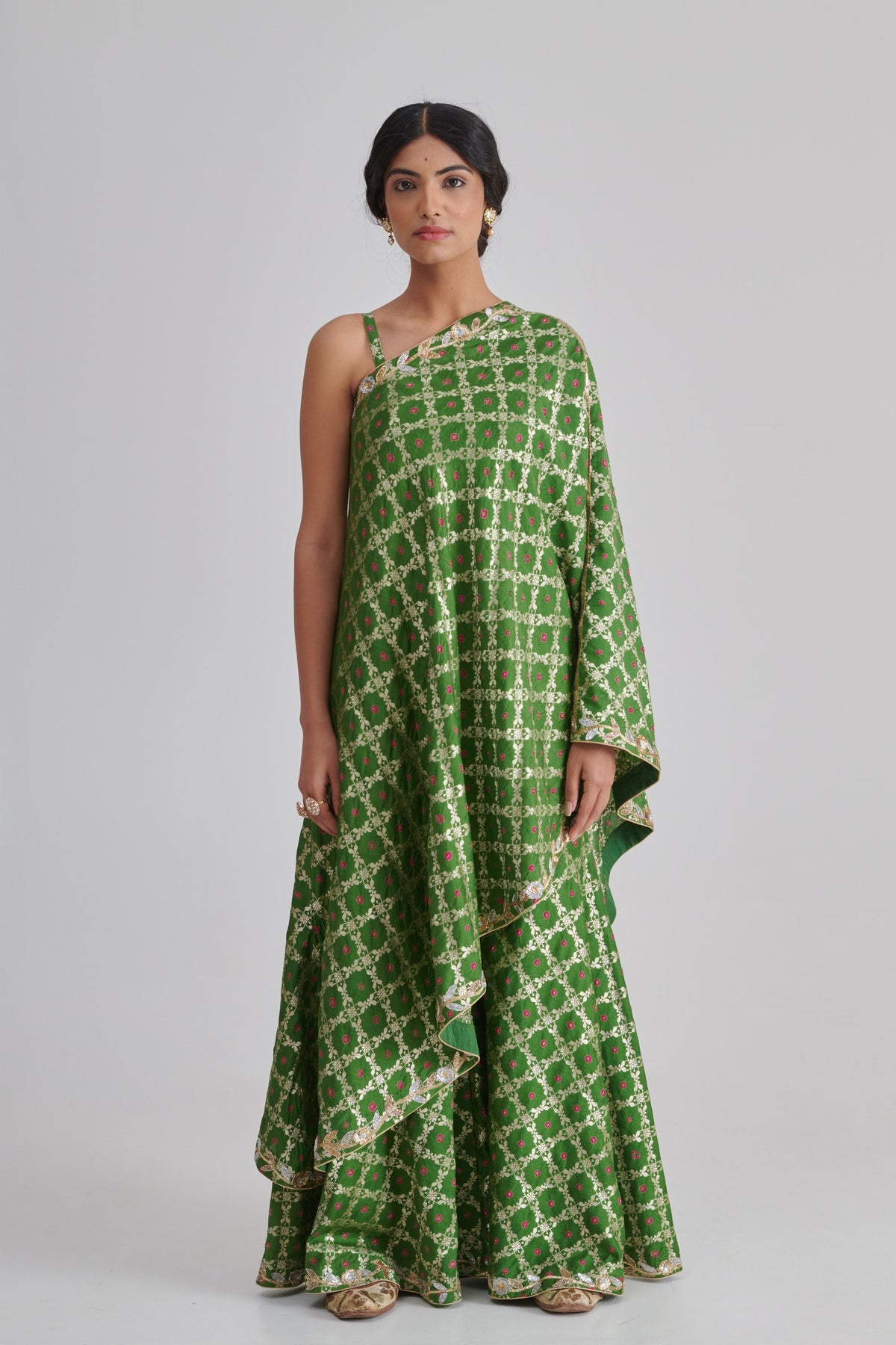 Mastani Cape Set