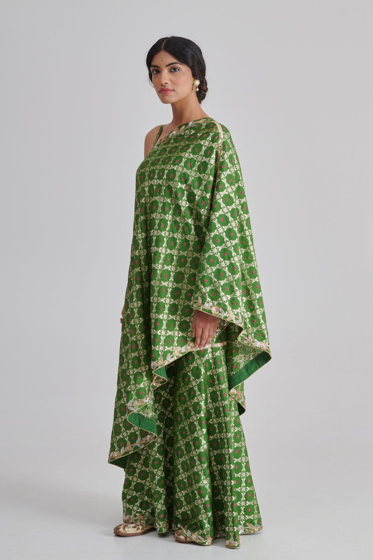 Mastani Cape Set