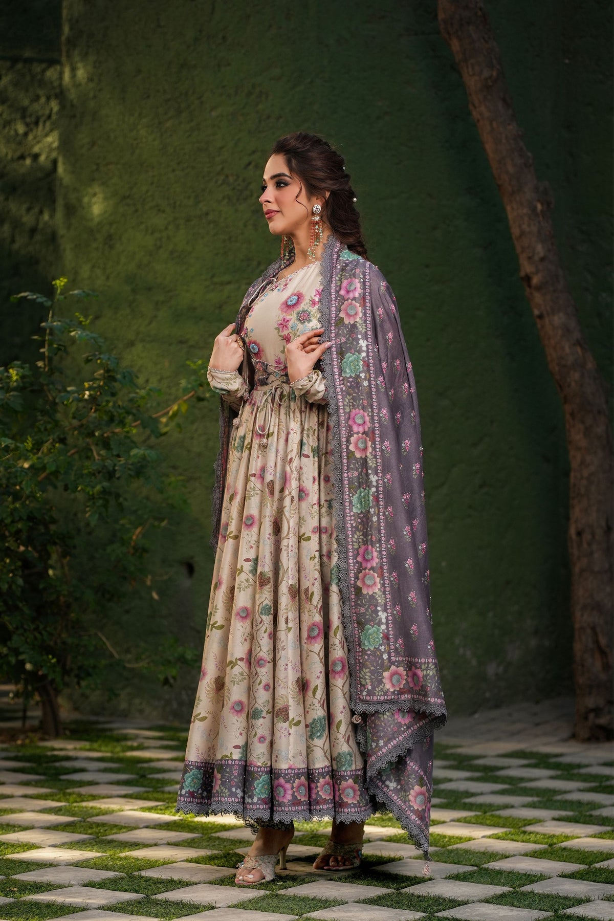 Mughal Koti Anarkali in Ivory