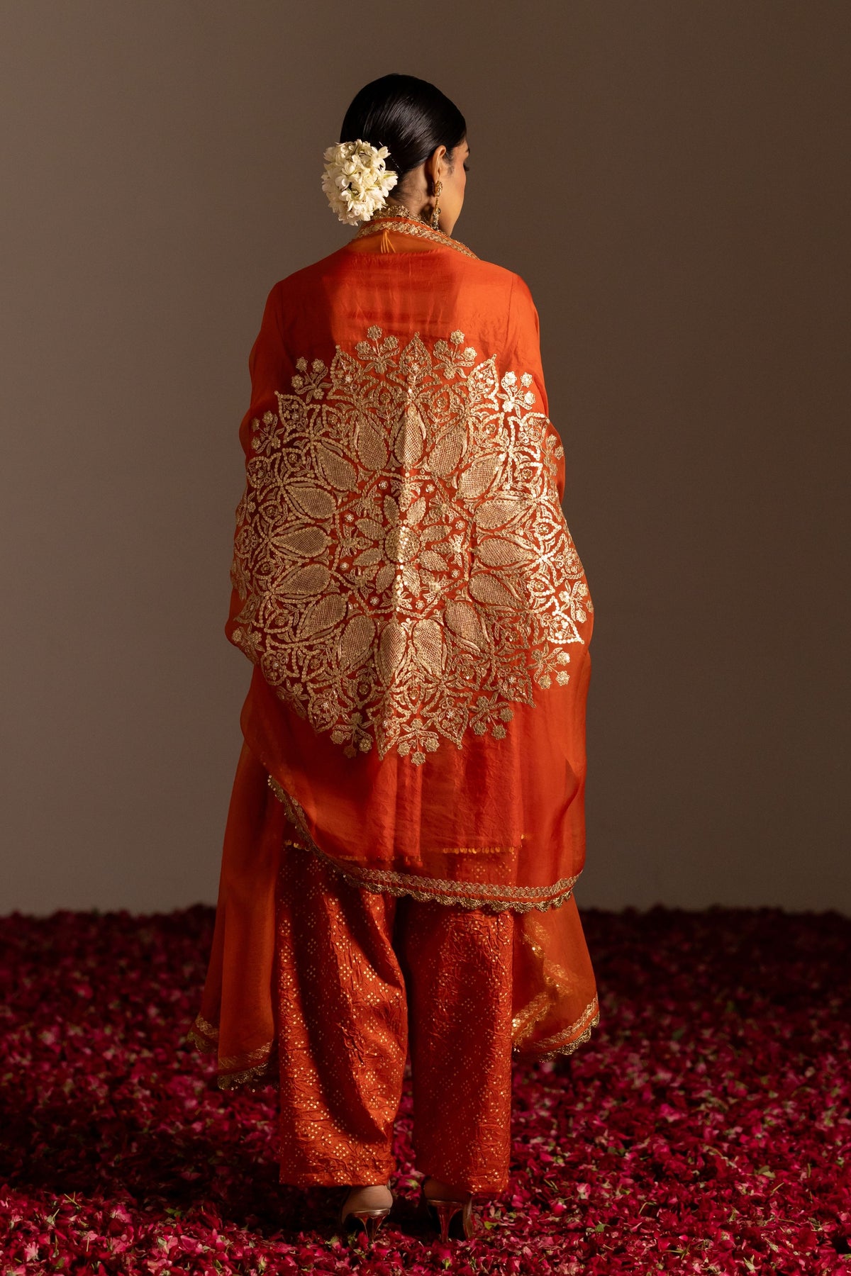 Round V-Neck Kurta Set